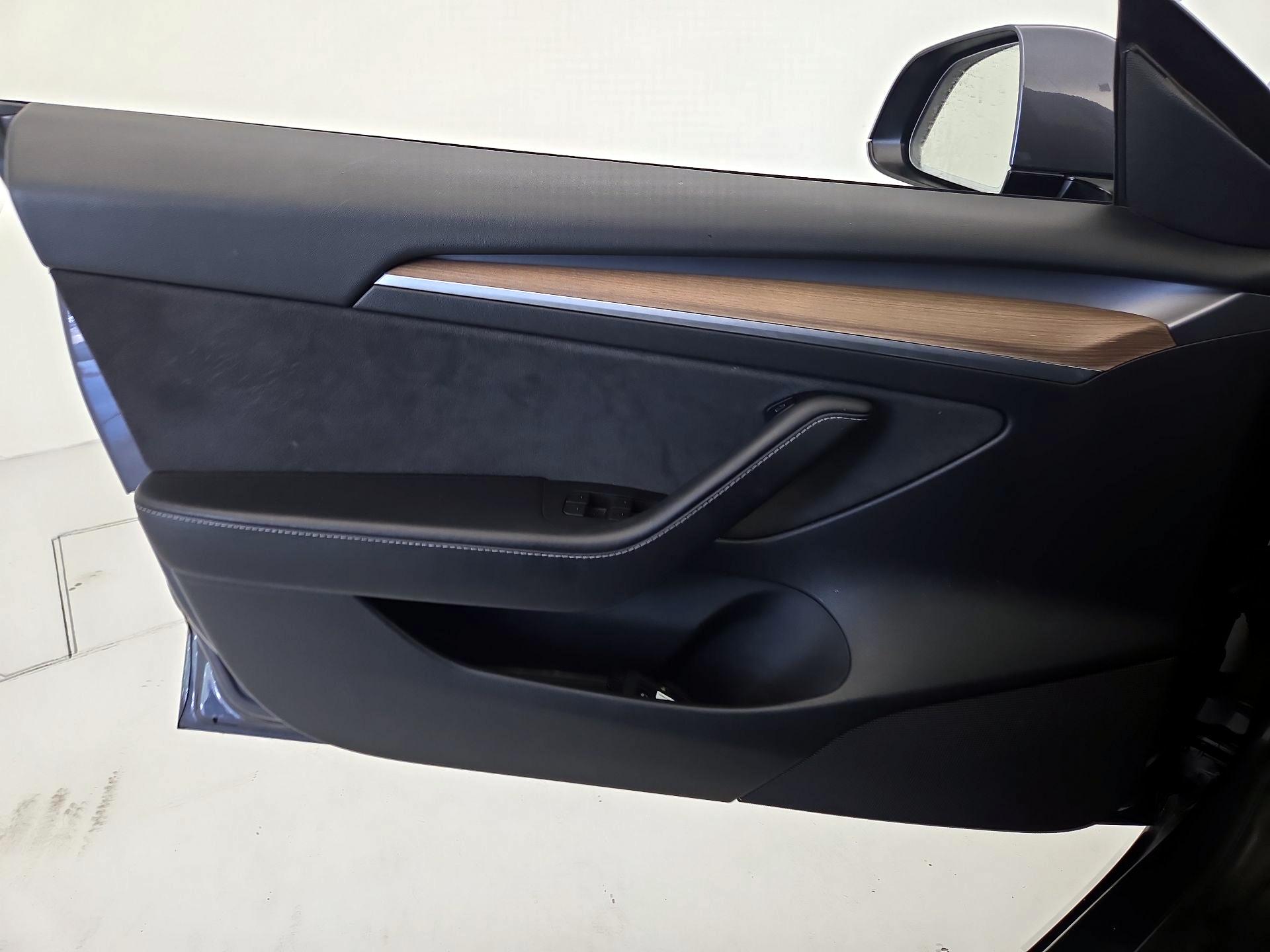 Thumbnail: 2021 Tesla Model 3 - 12