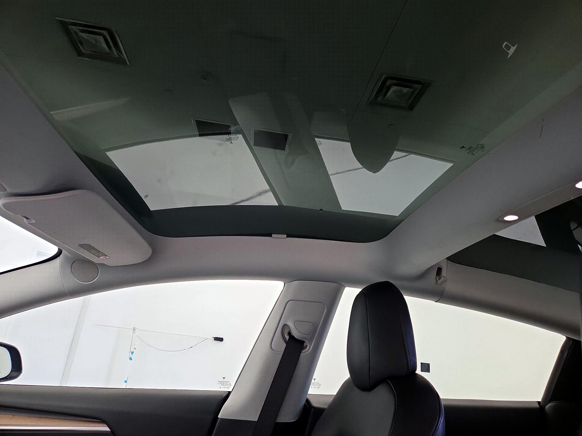 Thumbnail: 2021 Tesla Model 3 - 17