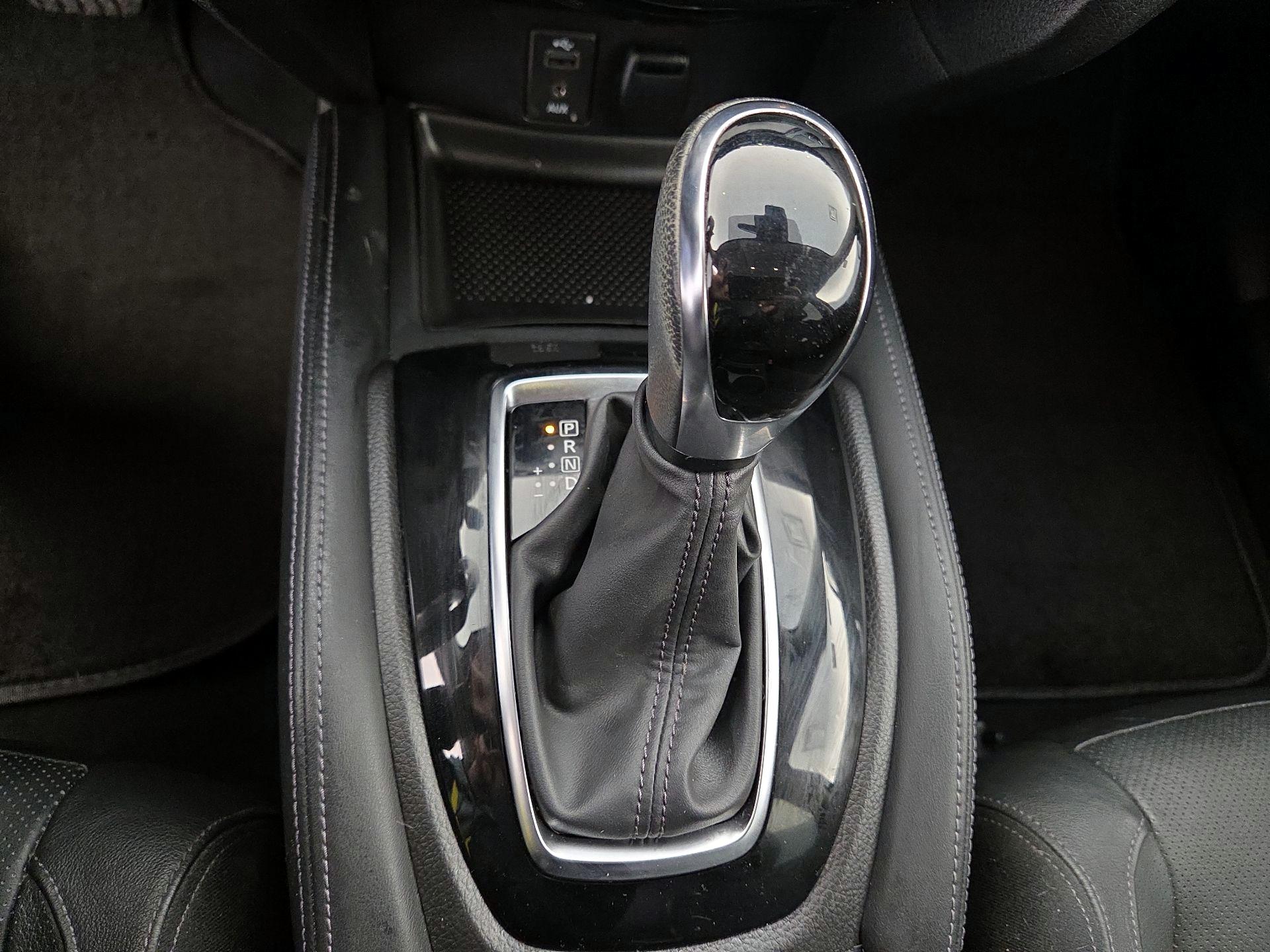 Thumbnail: 2017 Nissan Rogue - 18