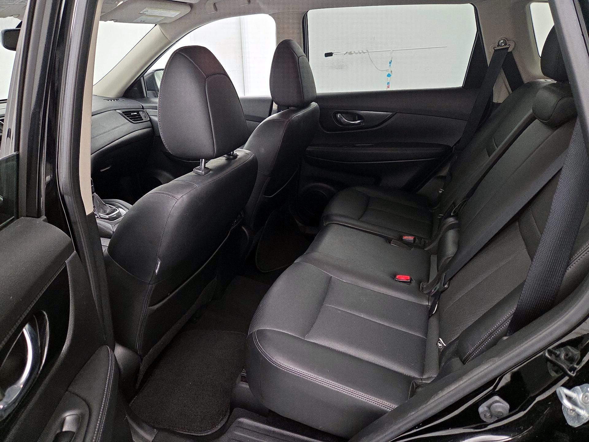 Thumbnail: 2017 Nissan Rogue - 20