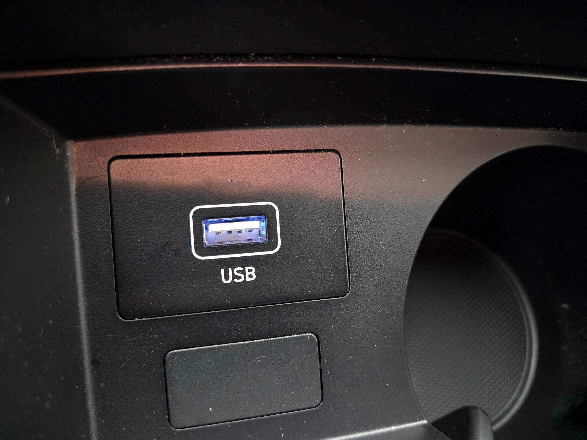 Thumbnail: 2023 Hyundai Santa Fe - 18