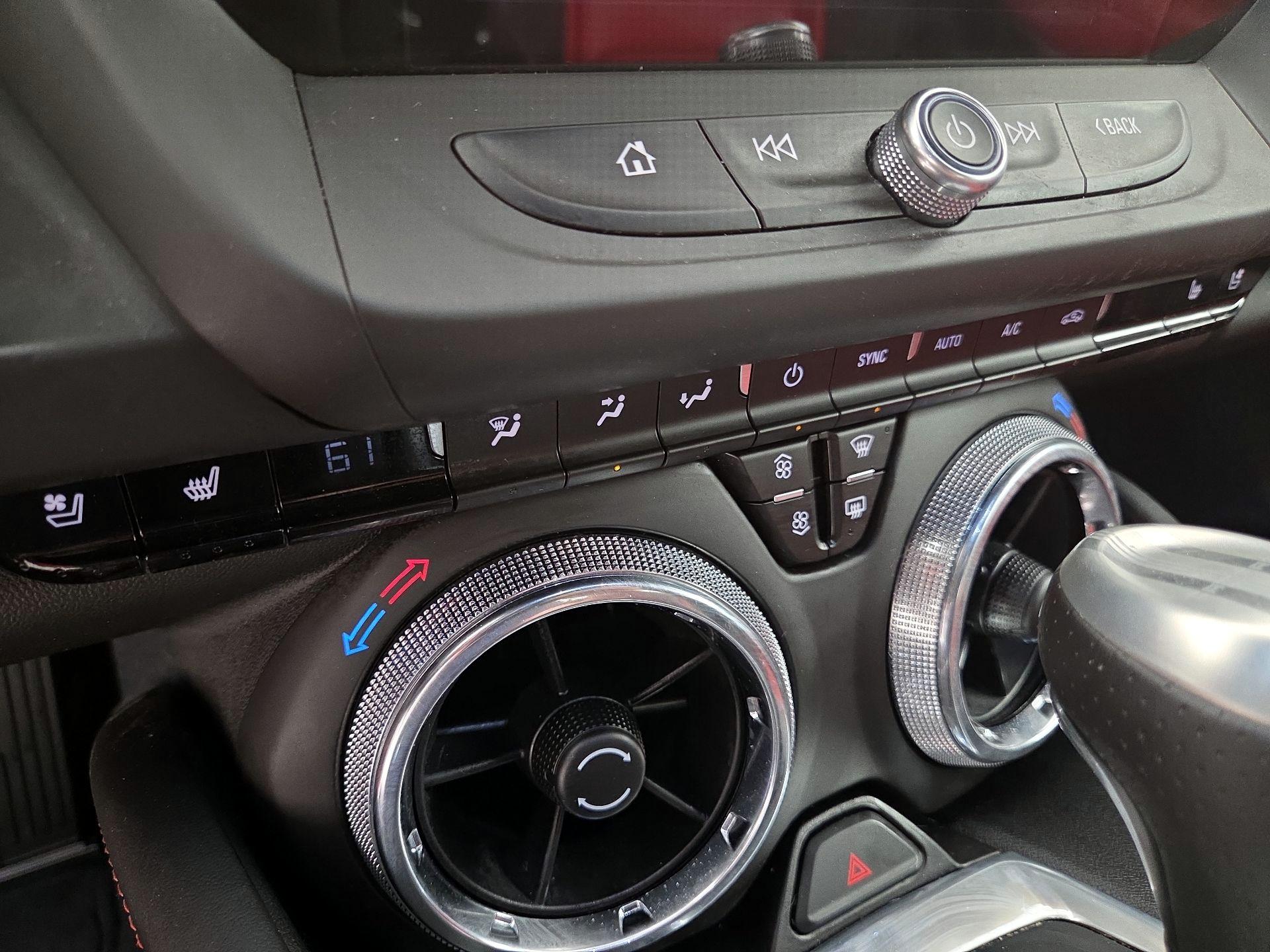 Thumbnail: 2018 Chevrolet Camaro - 16