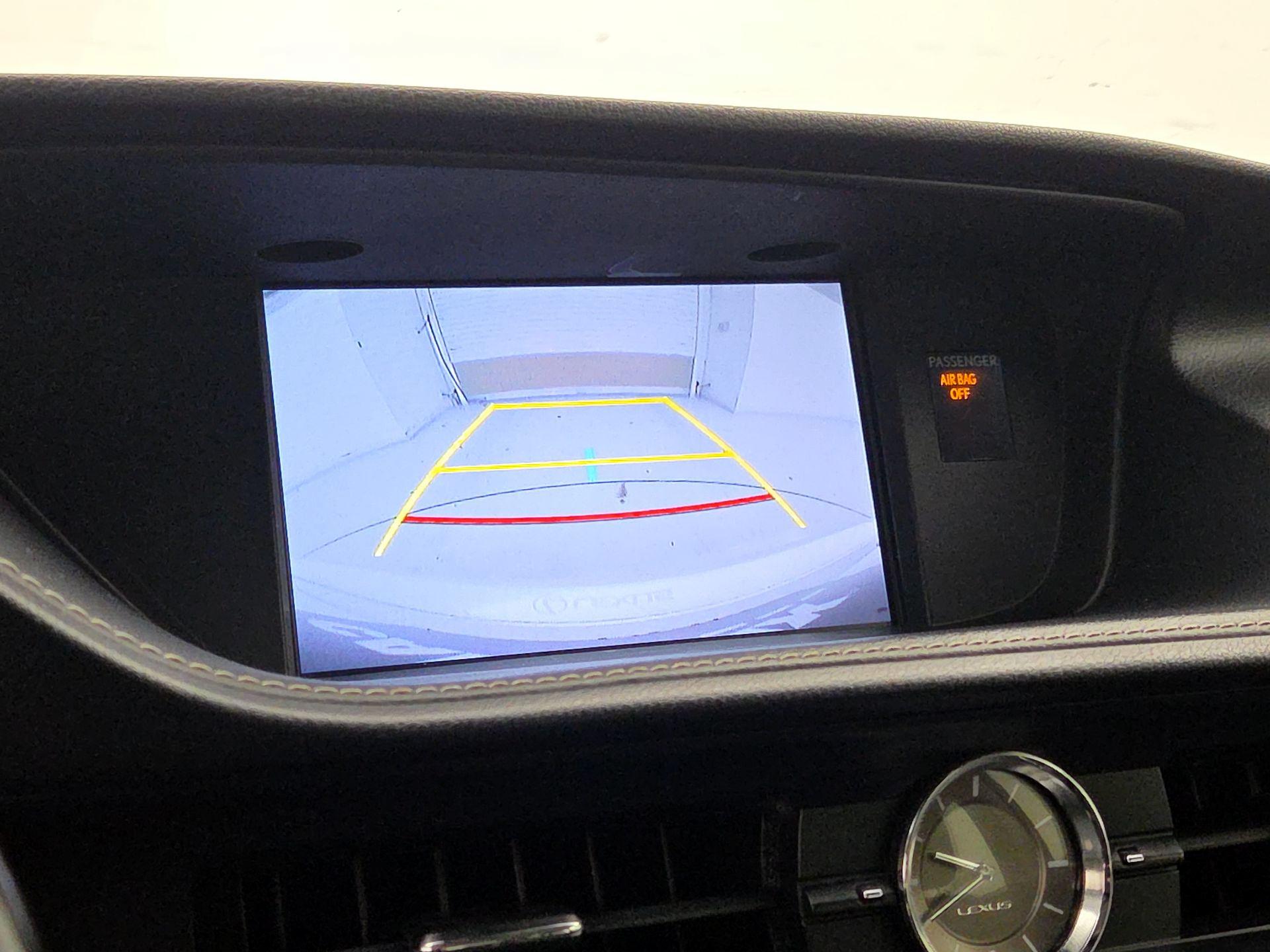 Thumbnail: 2016 Lexus ES - 14