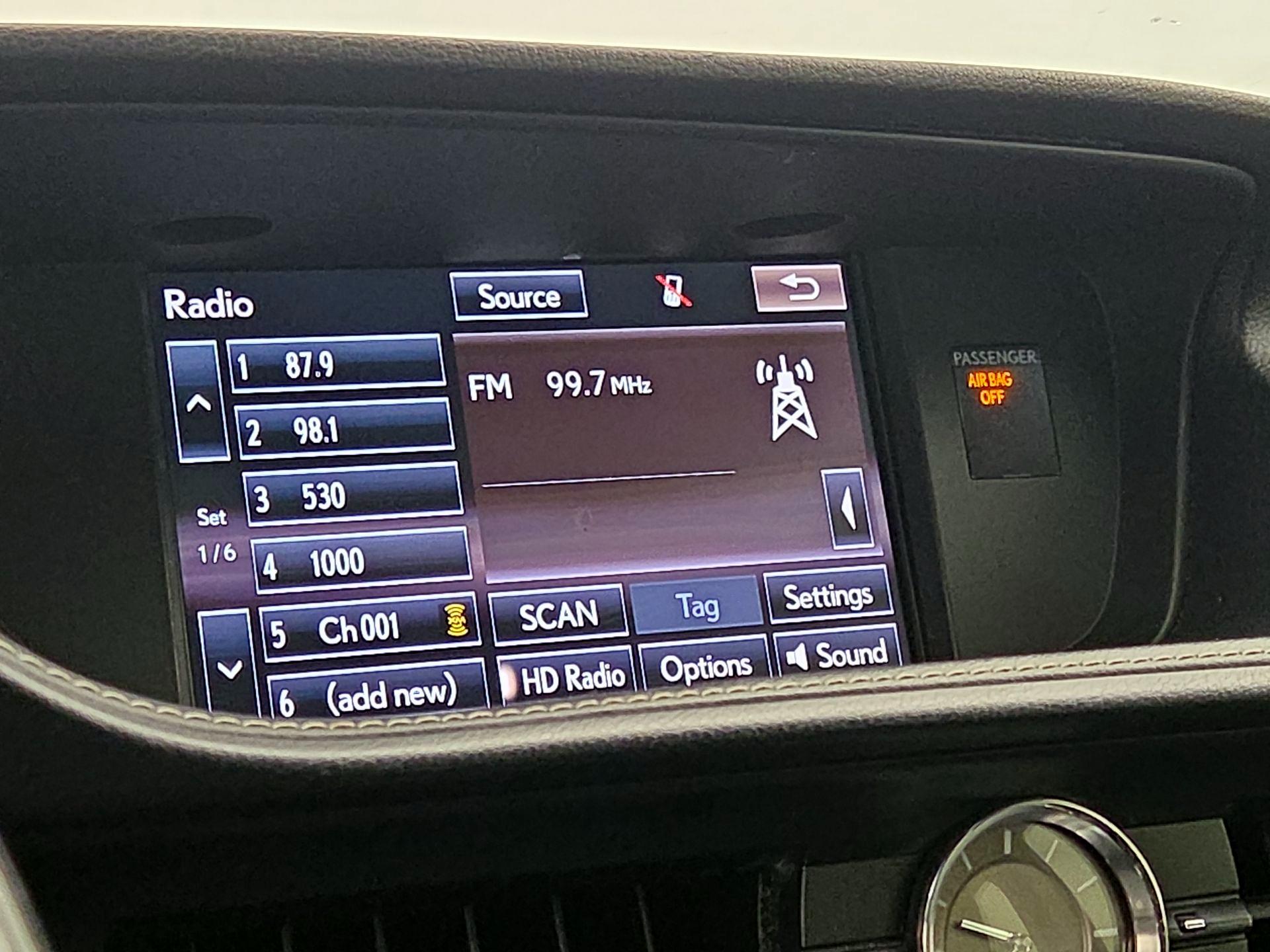 Thumbnail: 2016 Lexus ES - 15