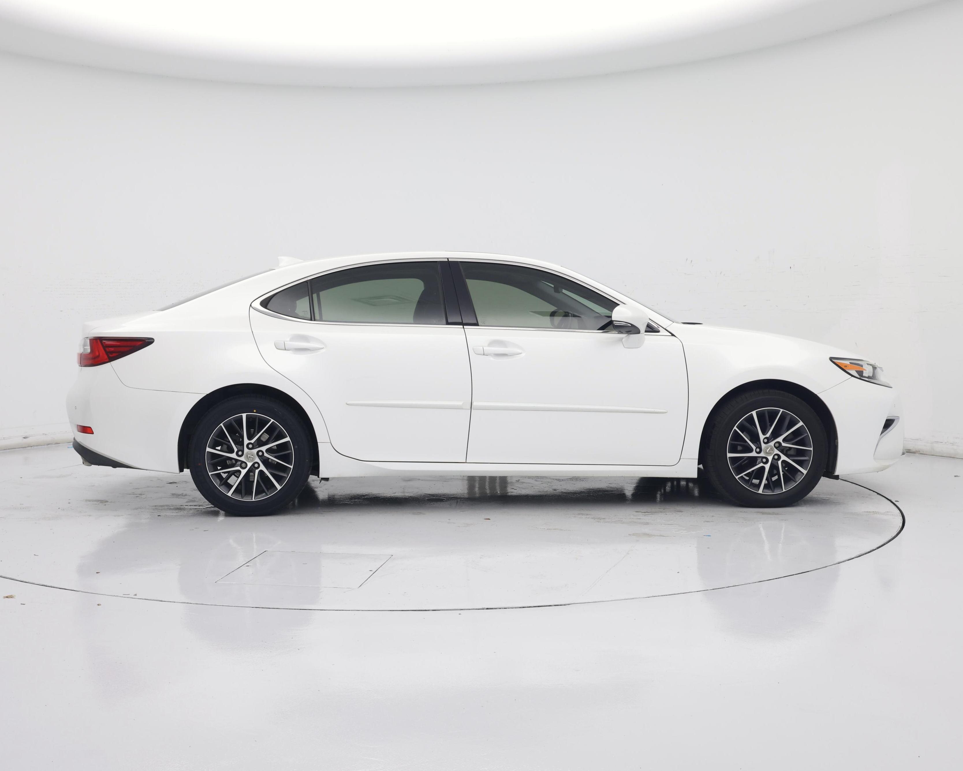 Thumbnail: 2016 Lexus ES - 7