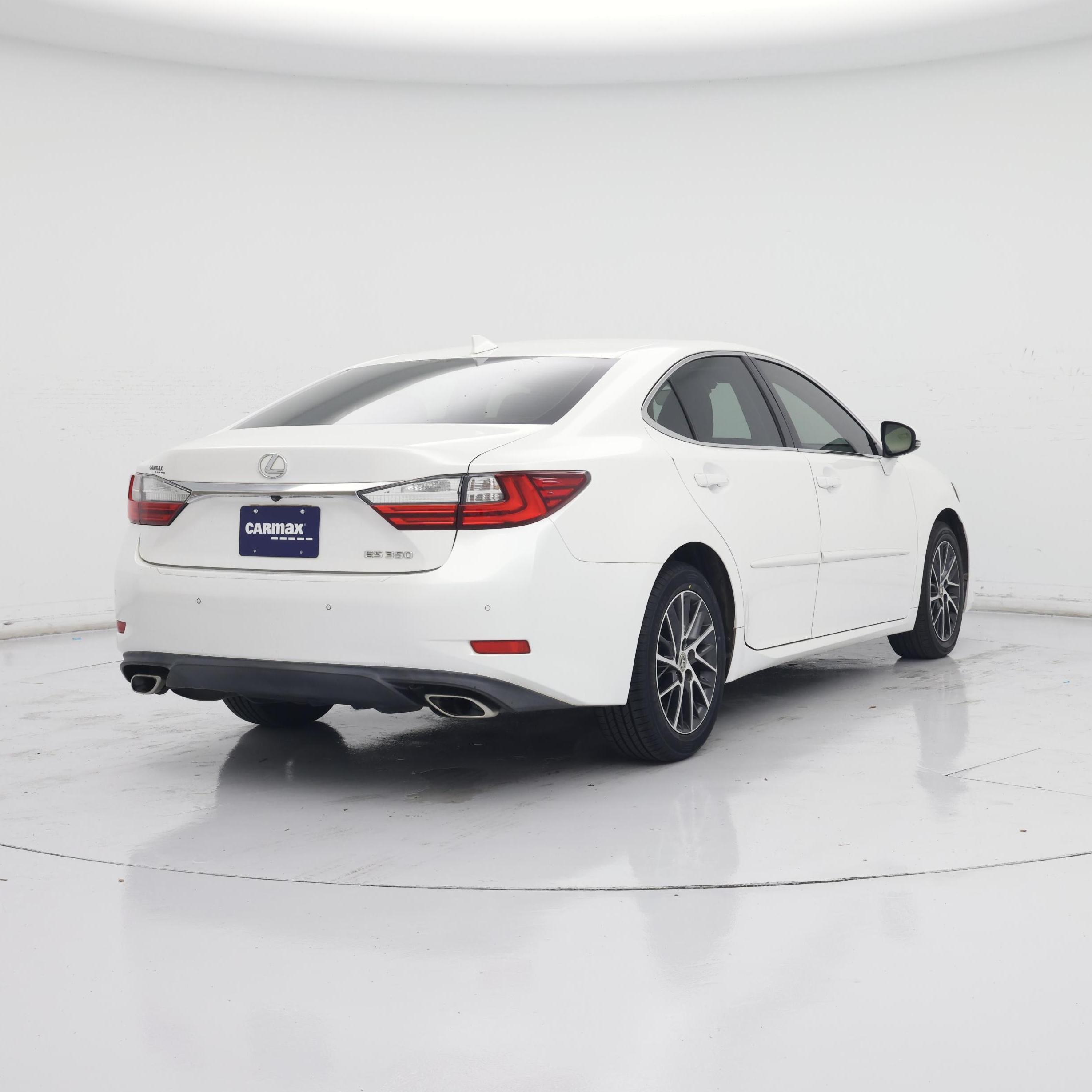 Thumbnail: 2016 Lexus ES - 8