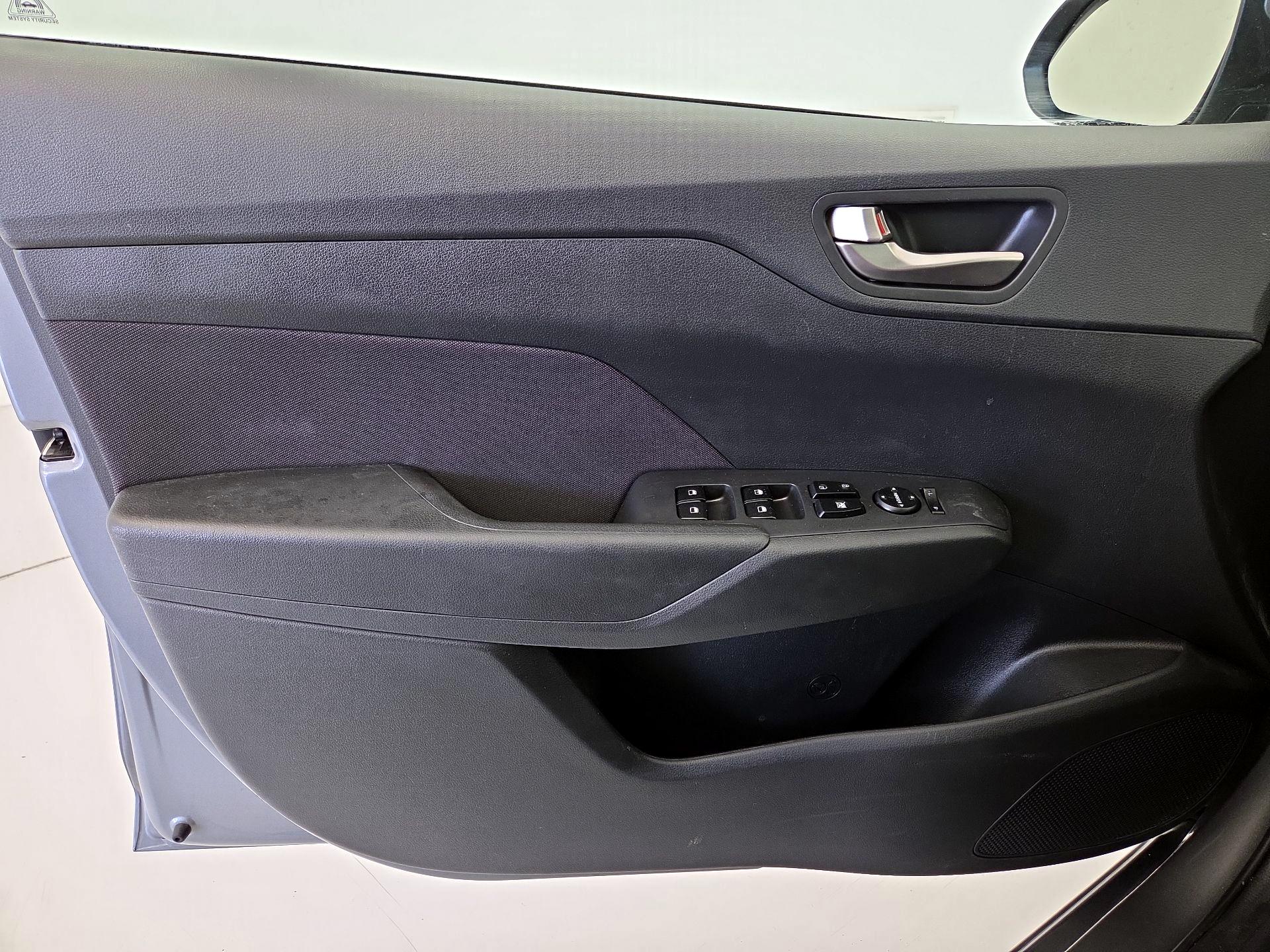 Thumbnail: 2022 Hyundai Accent - 12