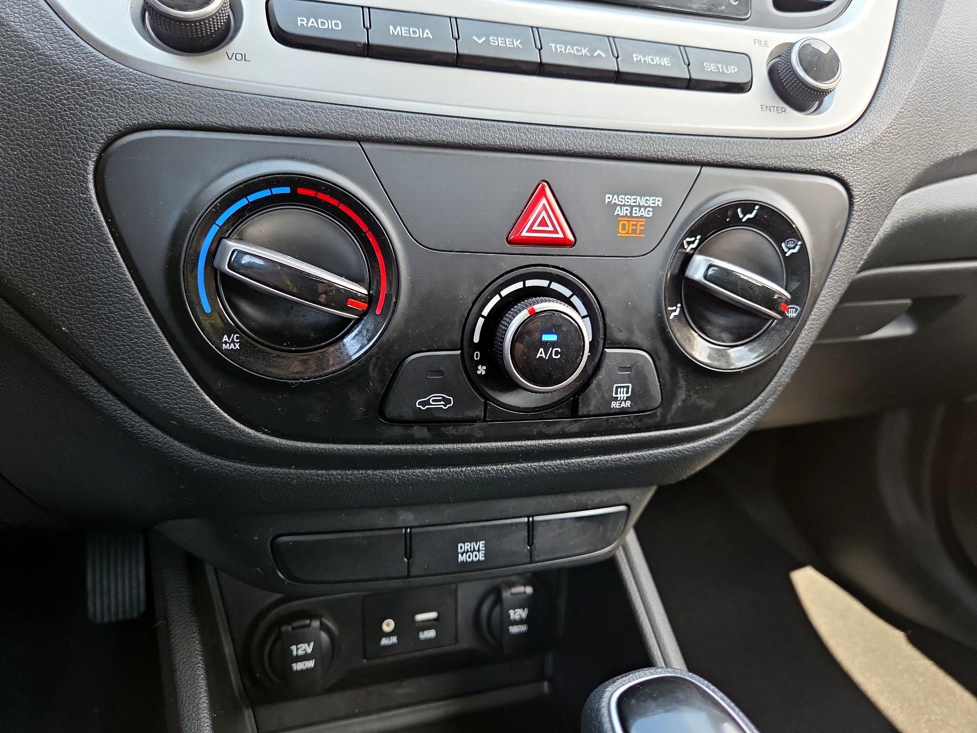 Thumbnail: 2022 Hyundai Accent - 16