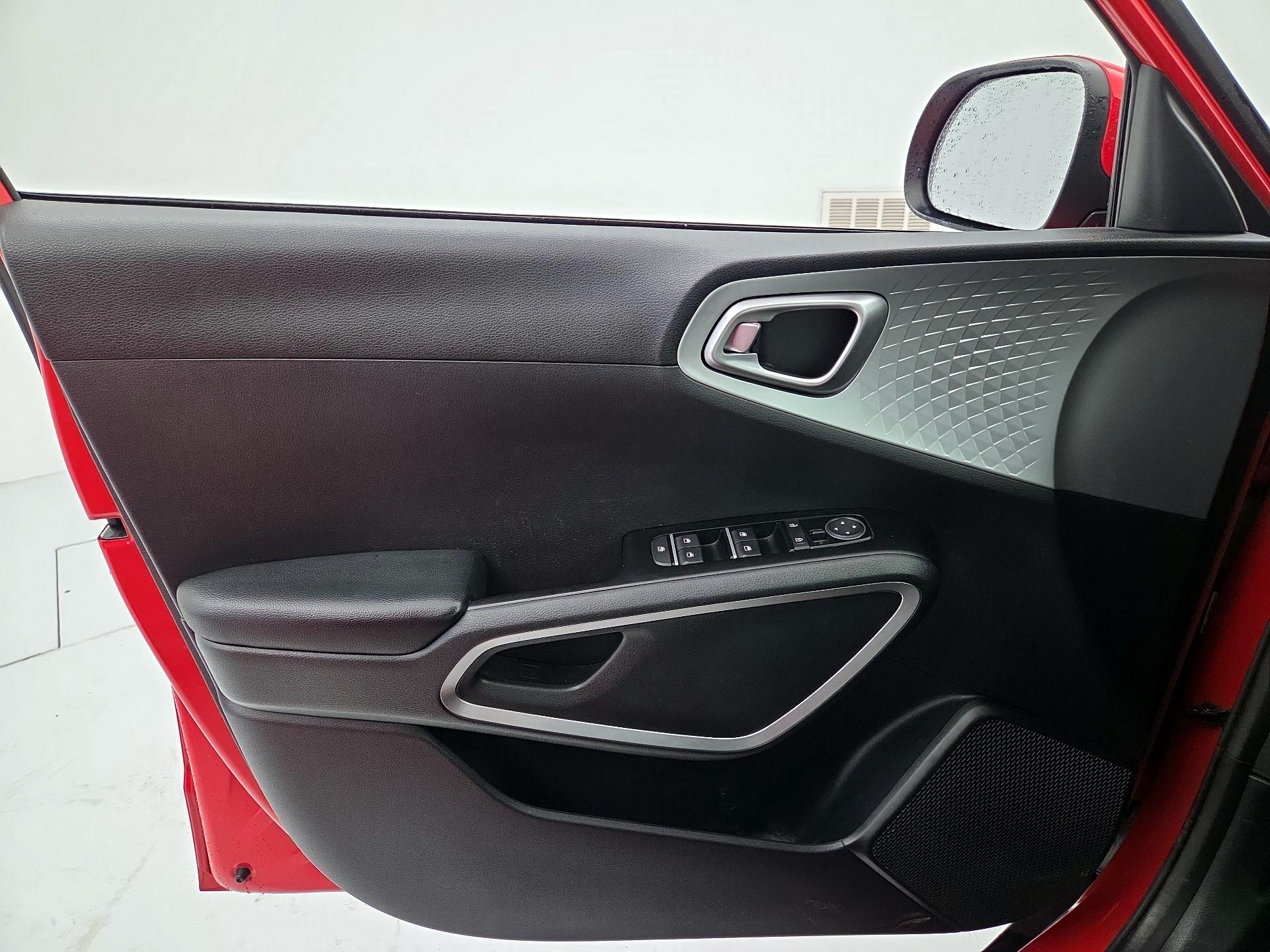 Thumbnail: 2020 Kia Soul - 12