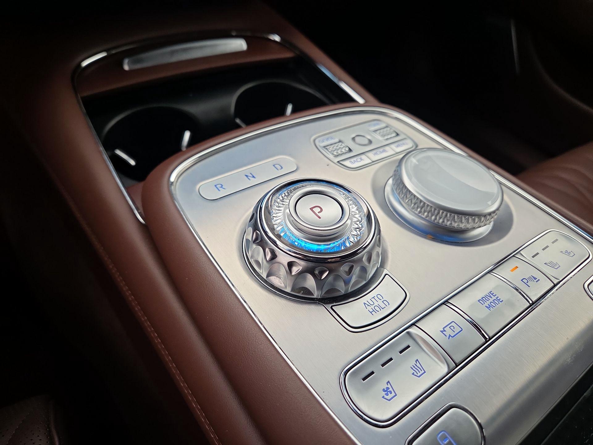 Thumbnail: 2024 Genesis G90 - 18