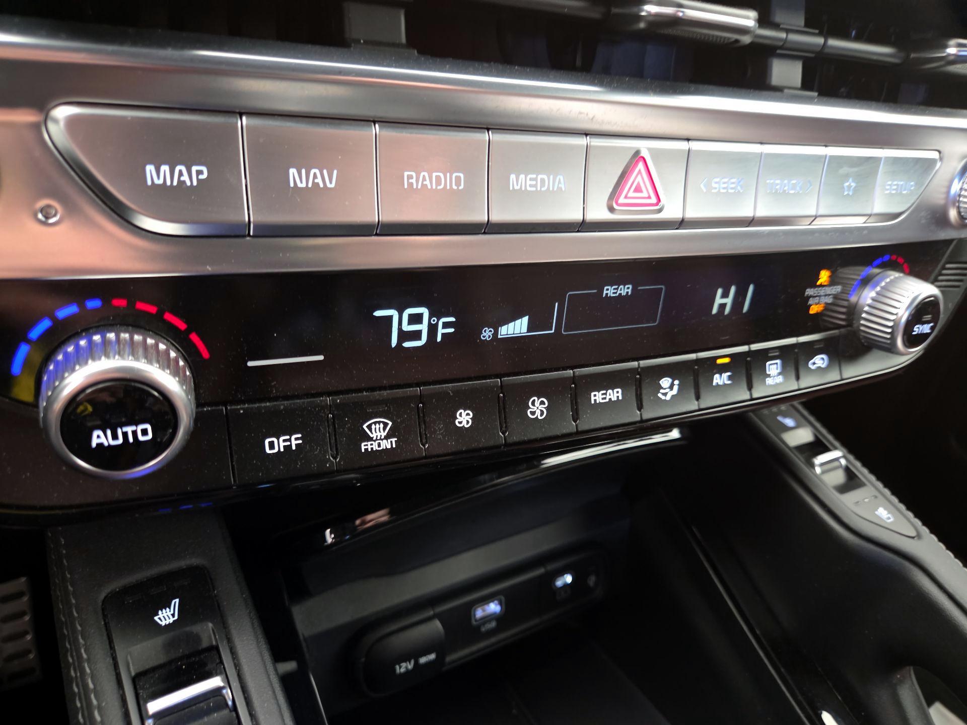 Thumbnail: 2023 Kia Telluride - 16