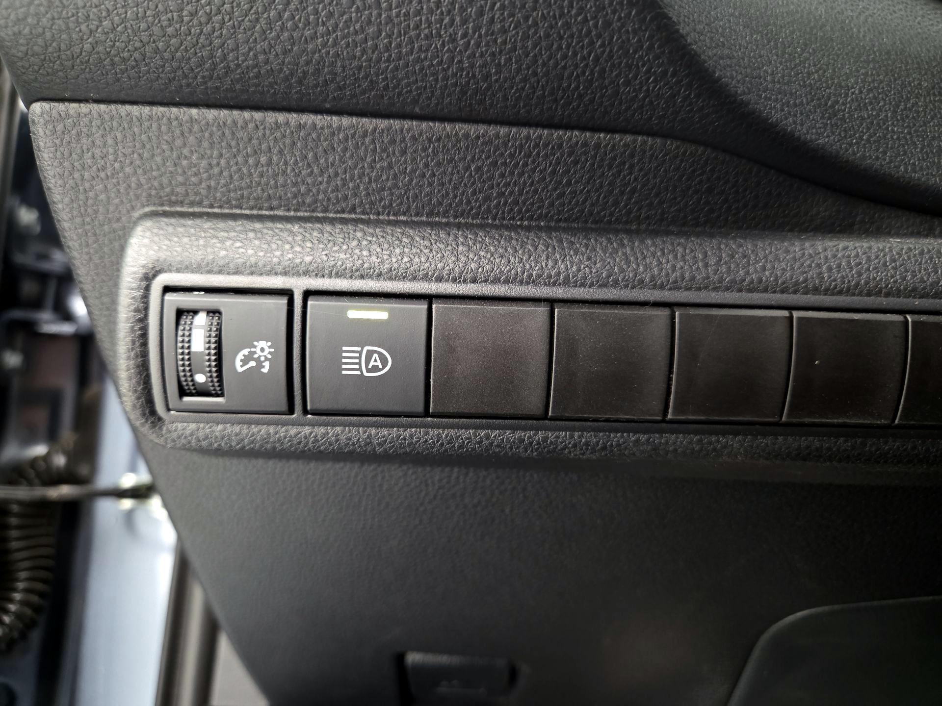 Thumbnail: 2025 Toyota Corolla - 13