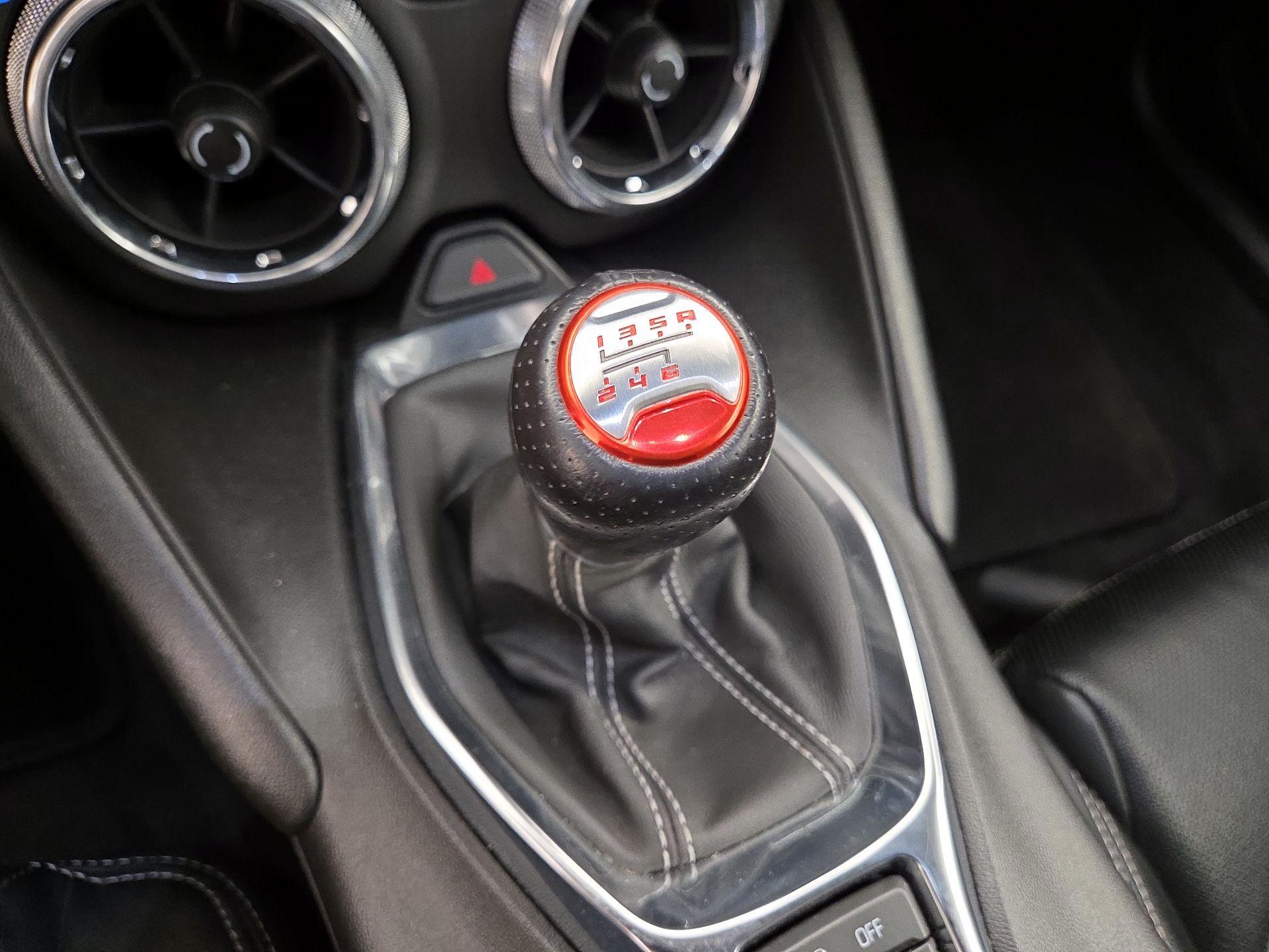 Thumbnail: 2022 Chevrolet Camaro - 16