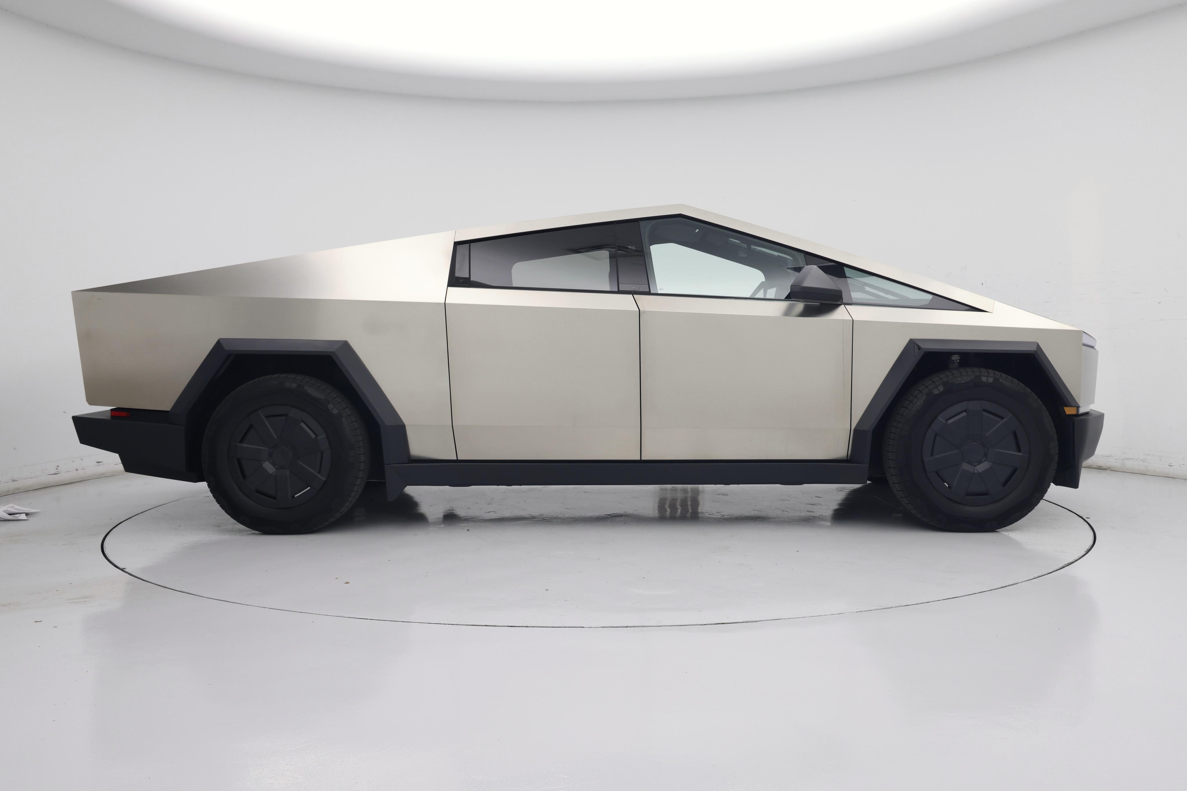 Thumbnail: 2025 Tesla Cybertruck - 7