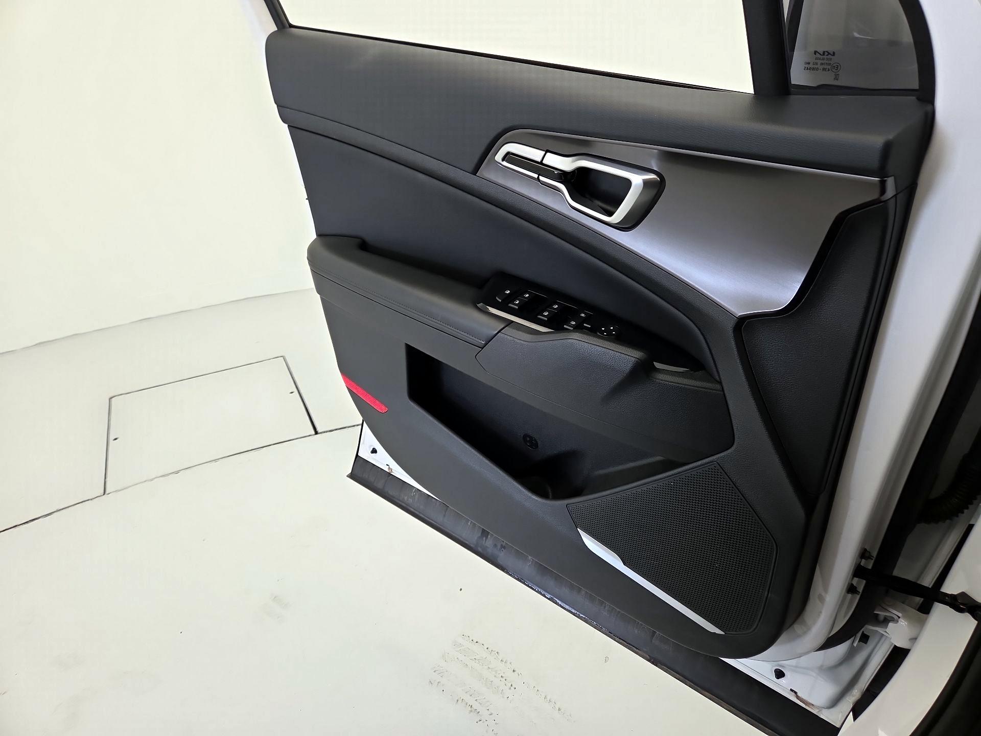 Thumbnail: 2023 Kia Sportage - 12