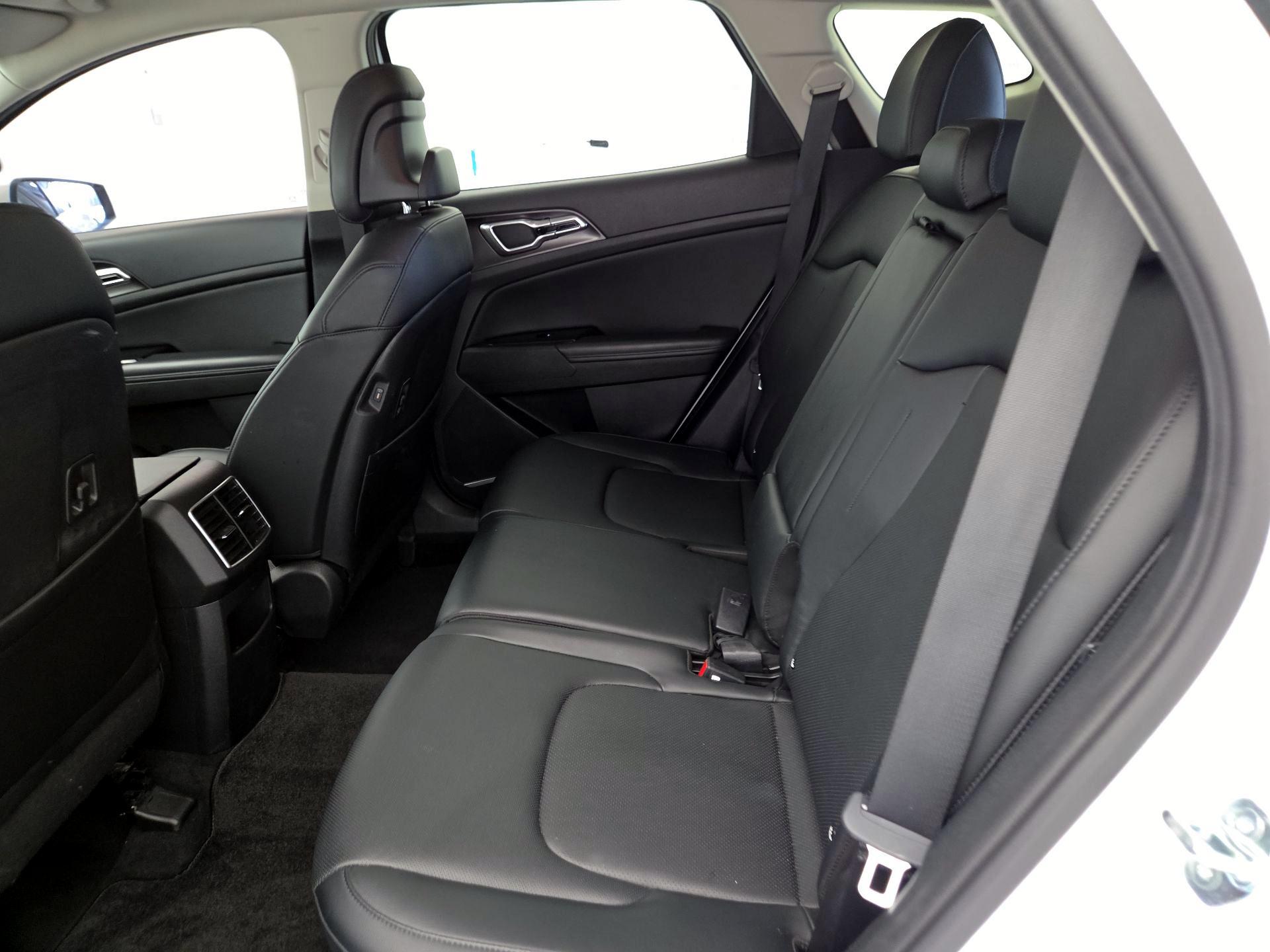 Thumbnail: 2023 Kia Sportage - 20