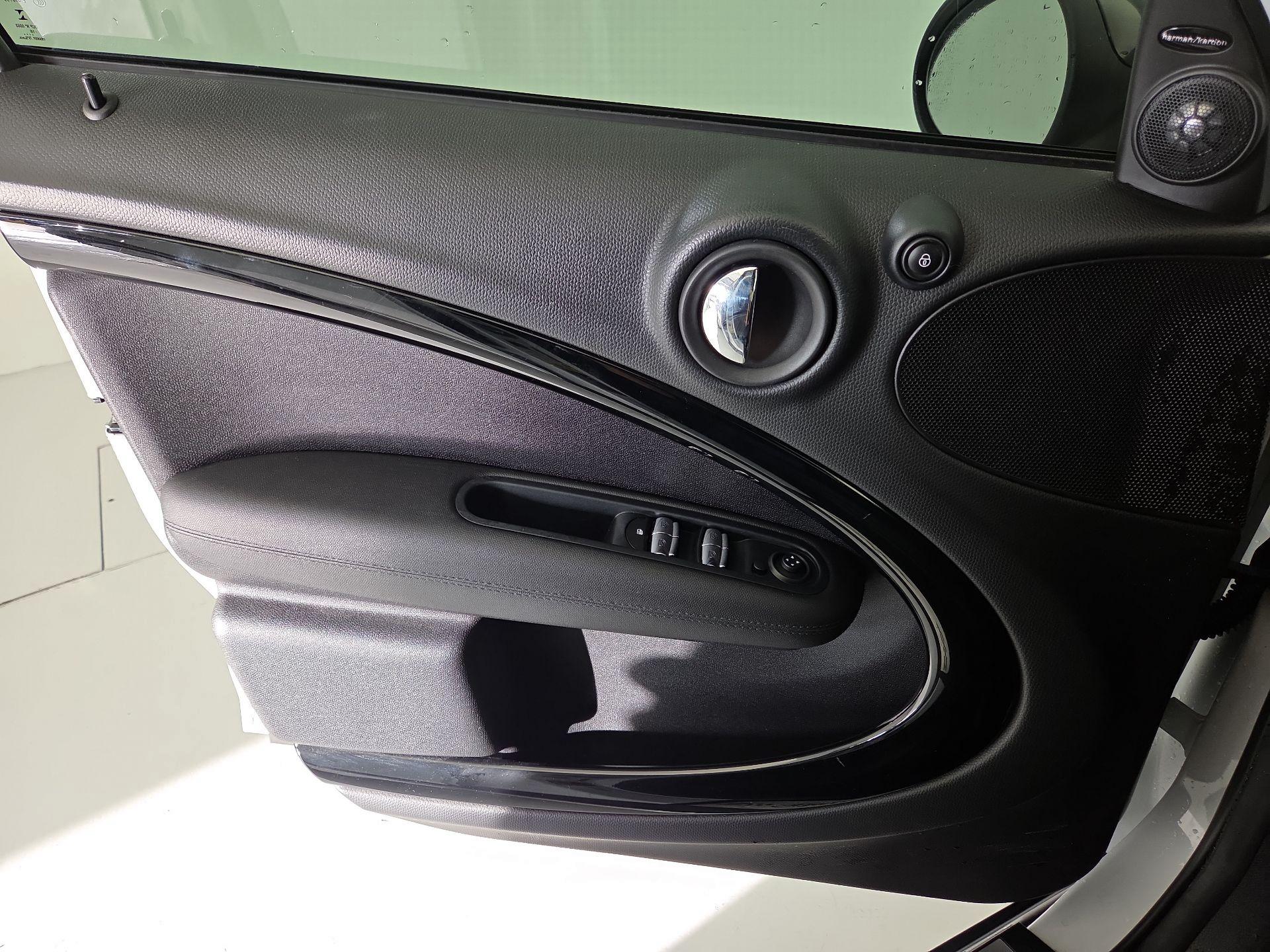 Thumbnail: 2016 MINI Cooper Countryman - 12