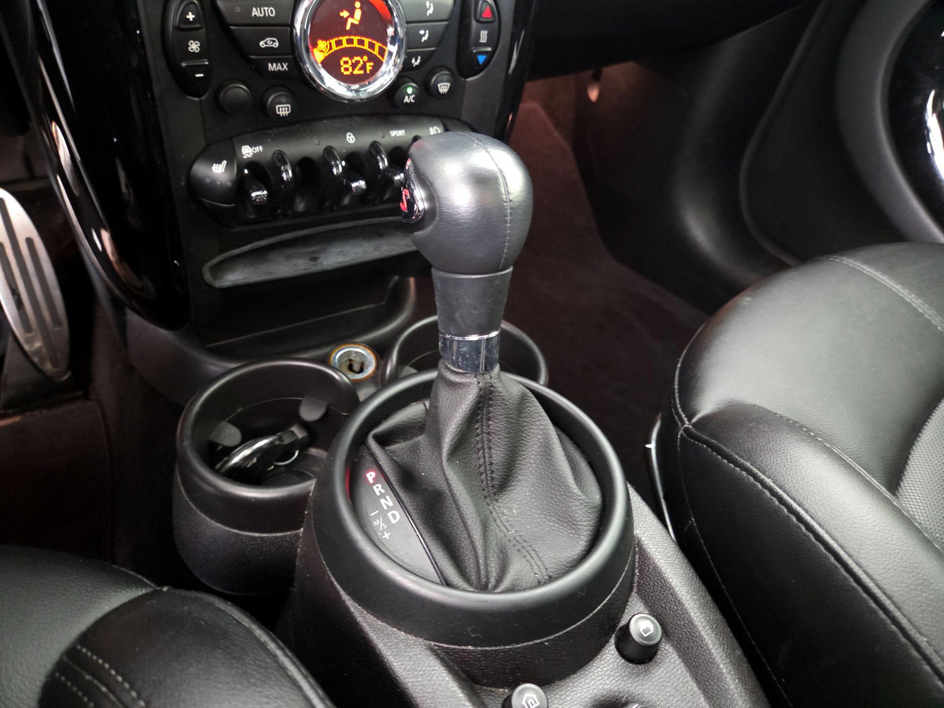 Thumbnail: 2016 MINI Cooper Countryman - 16