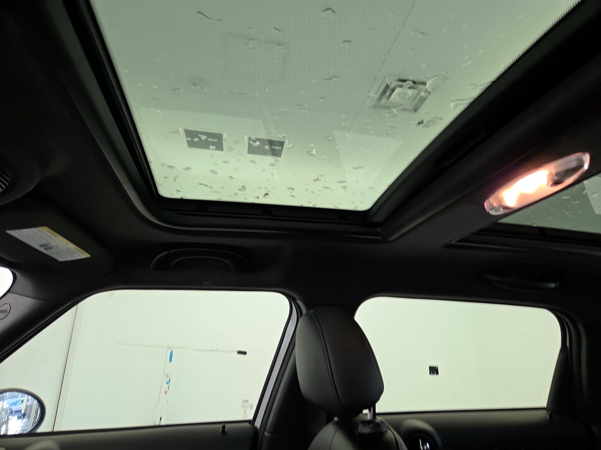 Thumbnail: 2016 MINI Cooper Countryman - 18