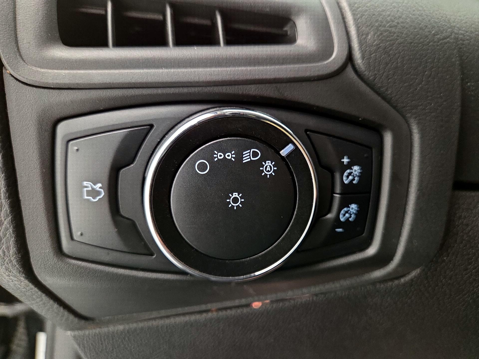 Thumbnail: 2014 Ford Focus - 13