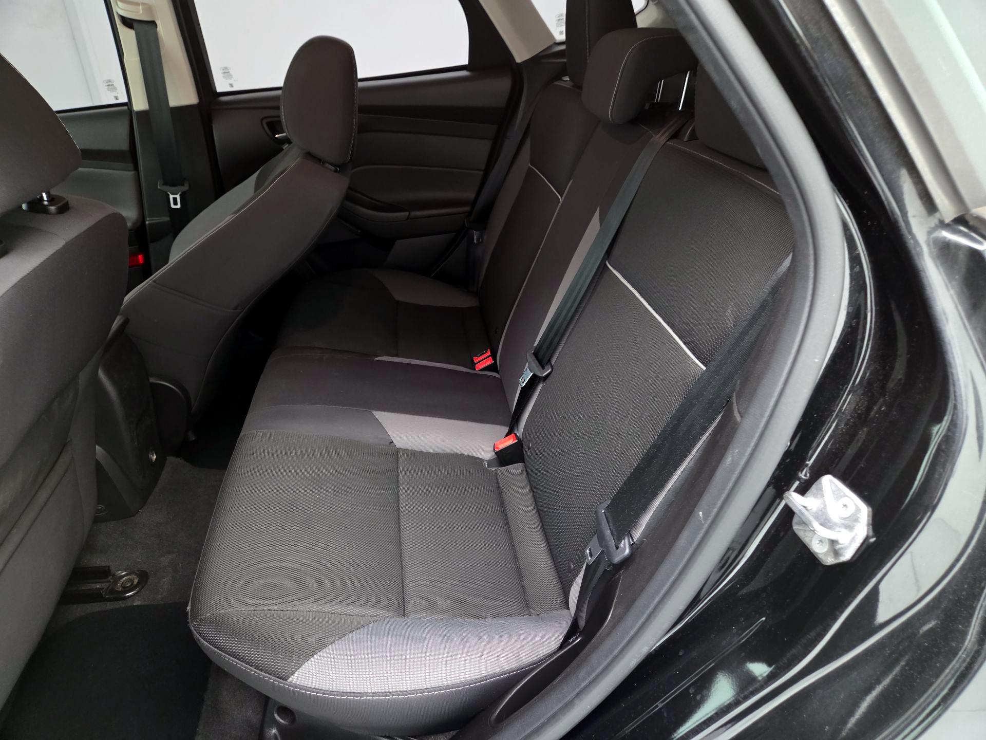 Thumbnail: 2014 Ford Focus - 17