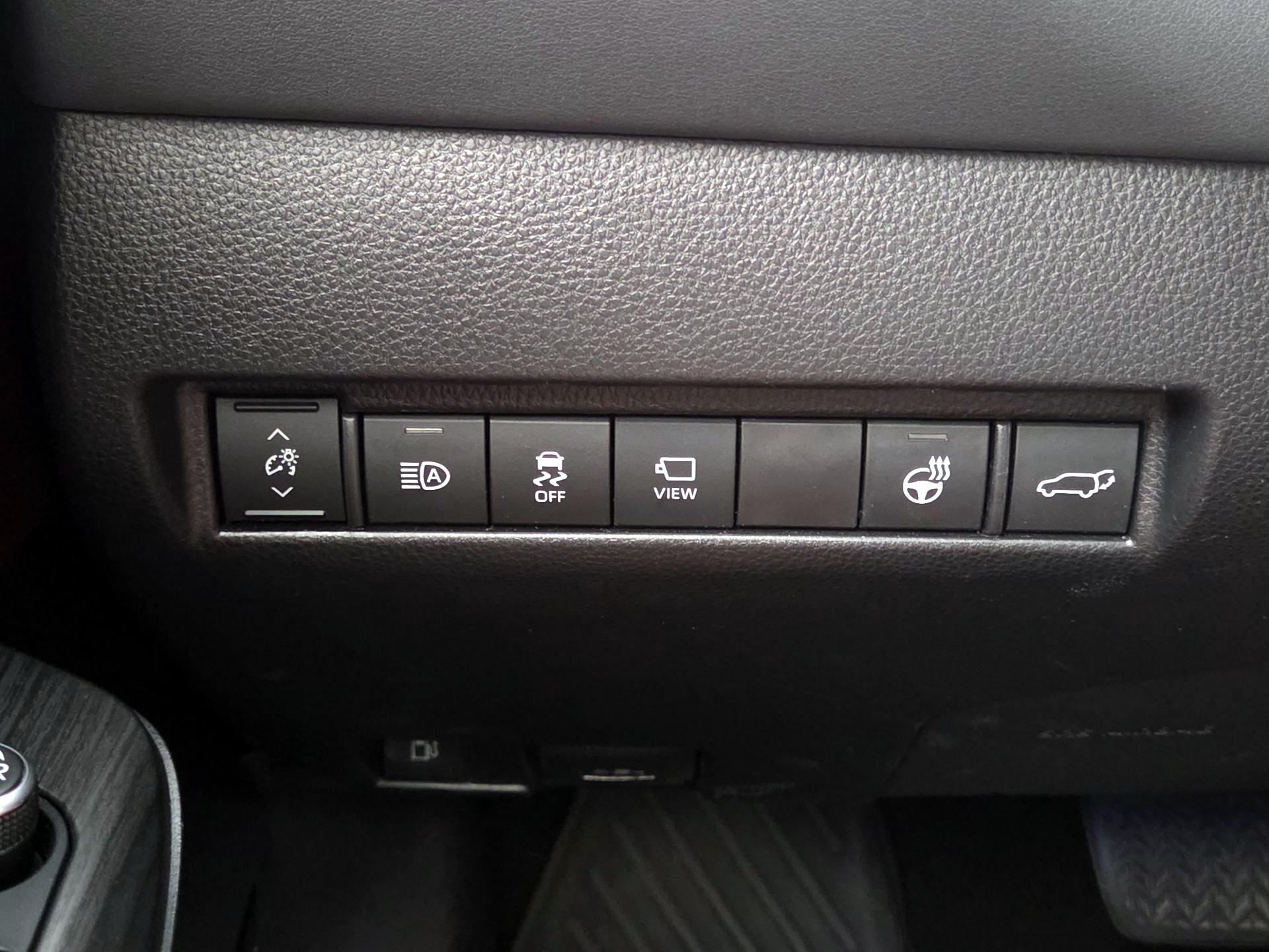 Thumbnail: 2021 Toyota Venza - 13