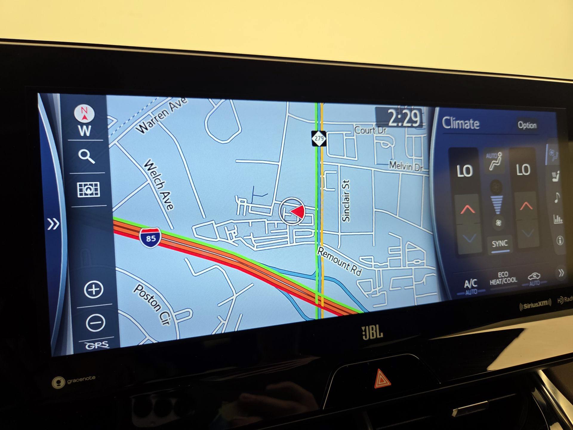 Thumbnail: 2021 Toyota Venza - 14