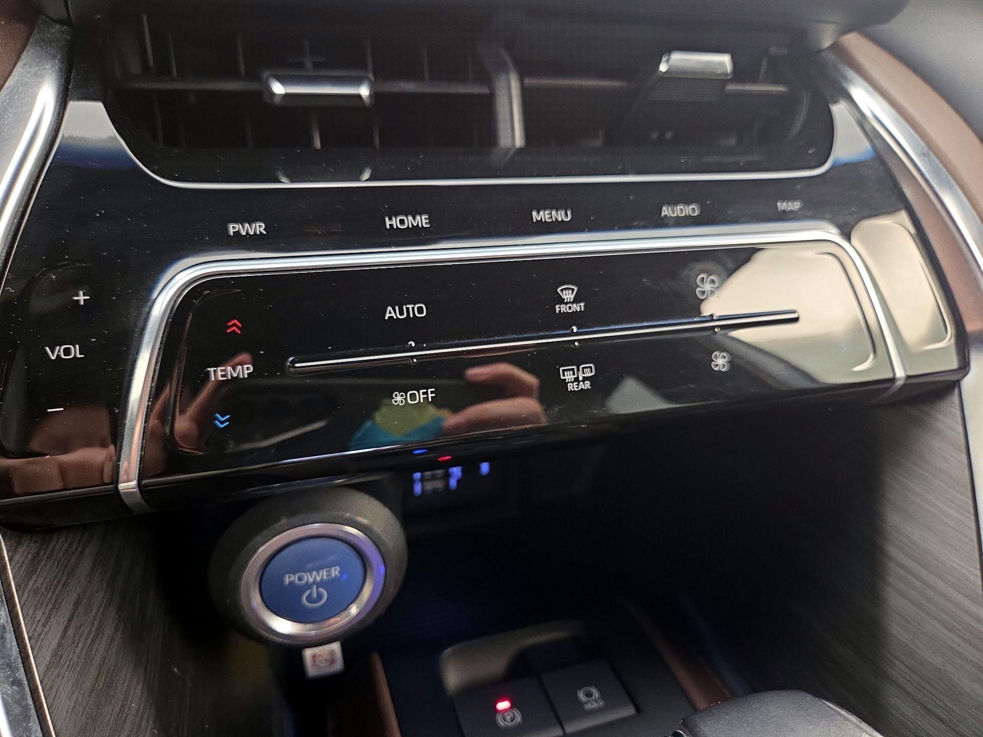 Thumbnail: 2021 Toyota Venza - 17