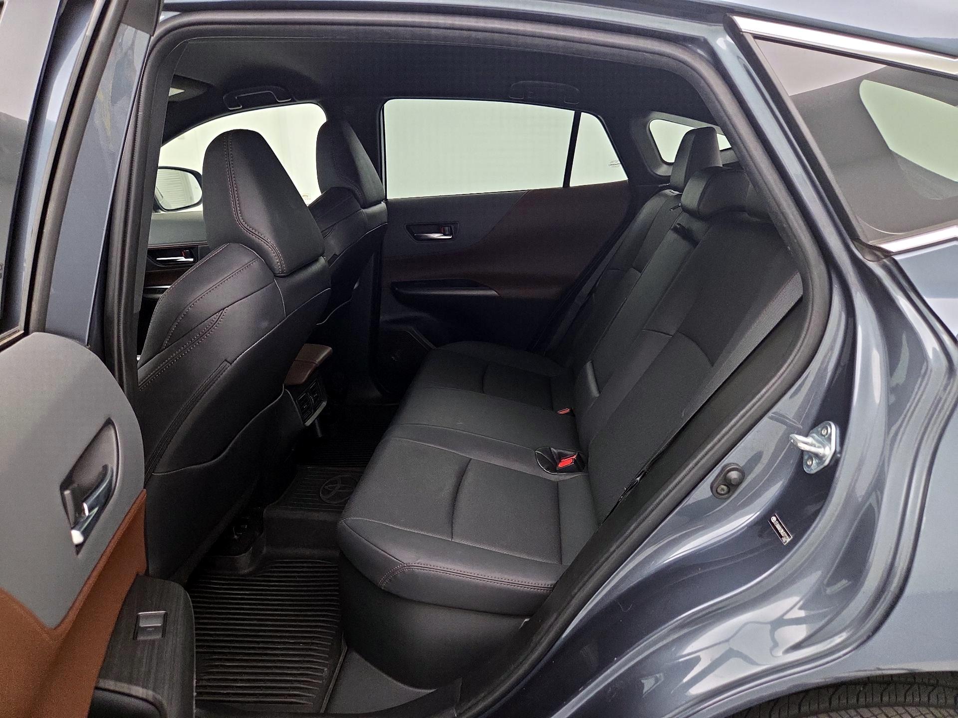 Thumbnail: 2021 Toyota Venza - 20