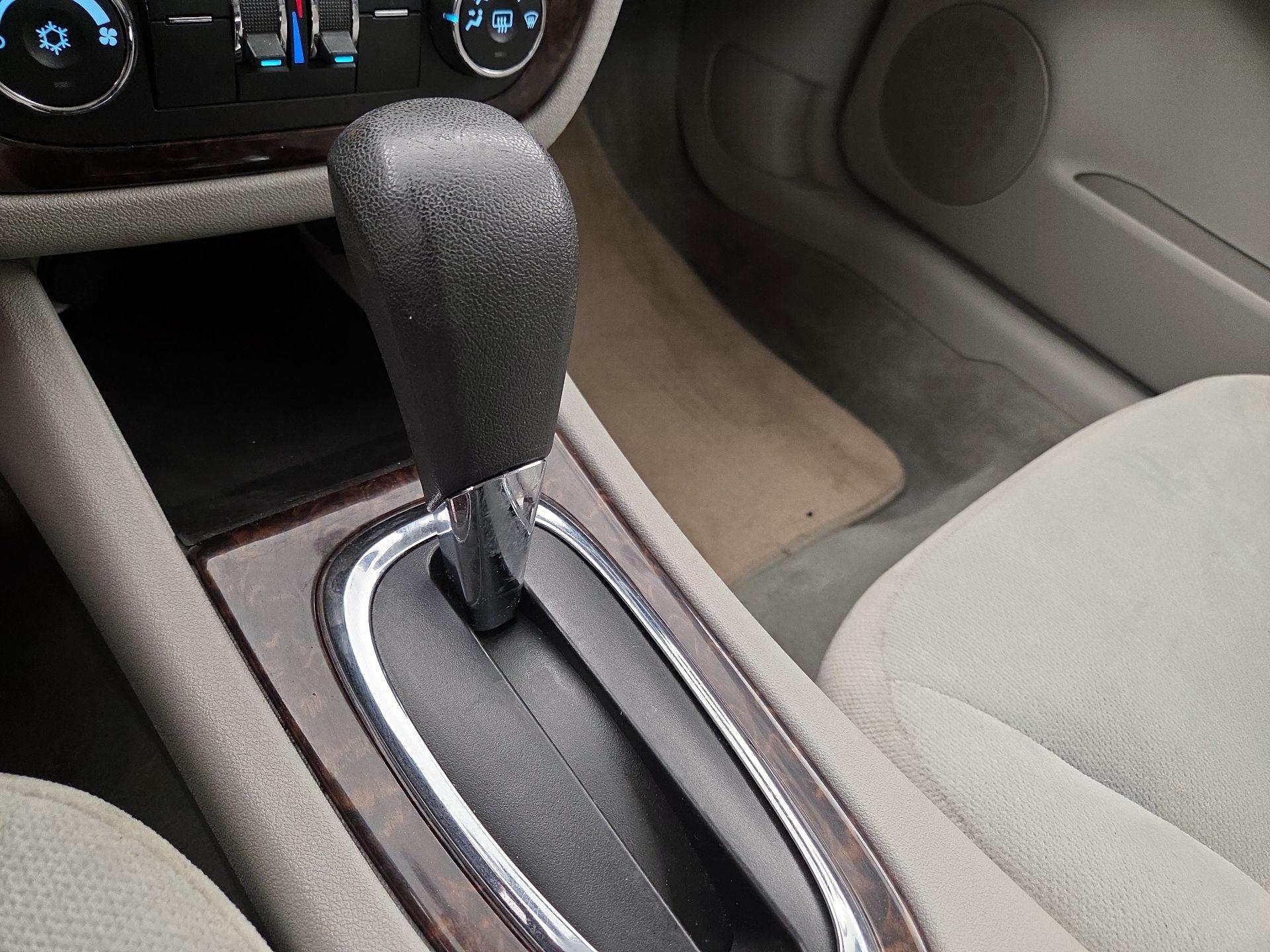 Thumbnail: 2016 Chevrolet Impala - 16