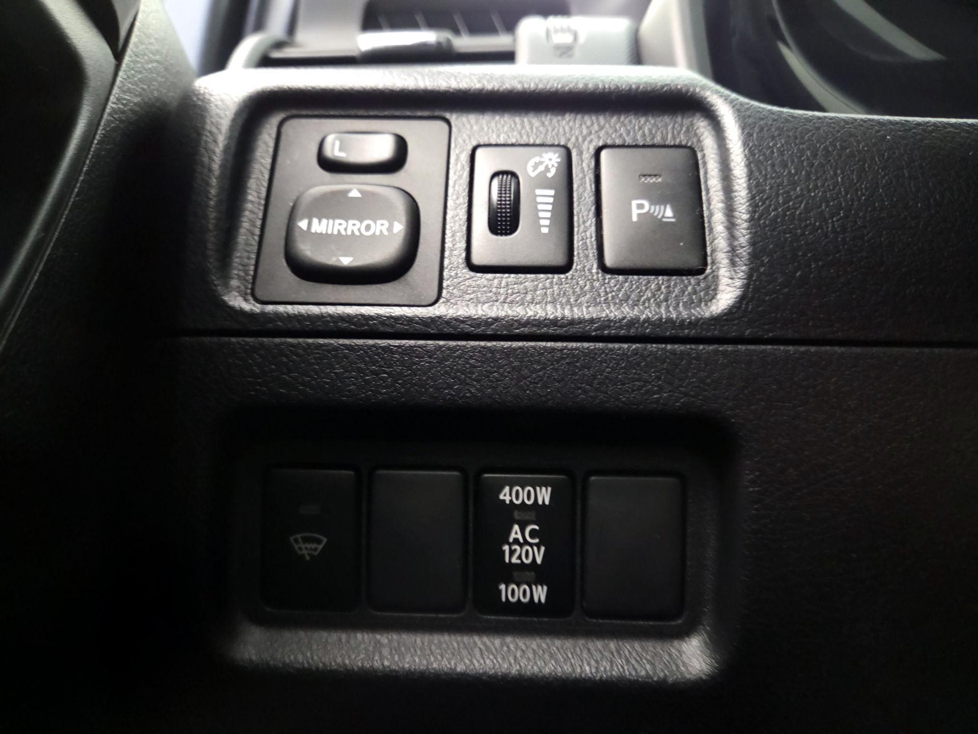 Thumbnail: 2014 Toyota 4Runner - 13