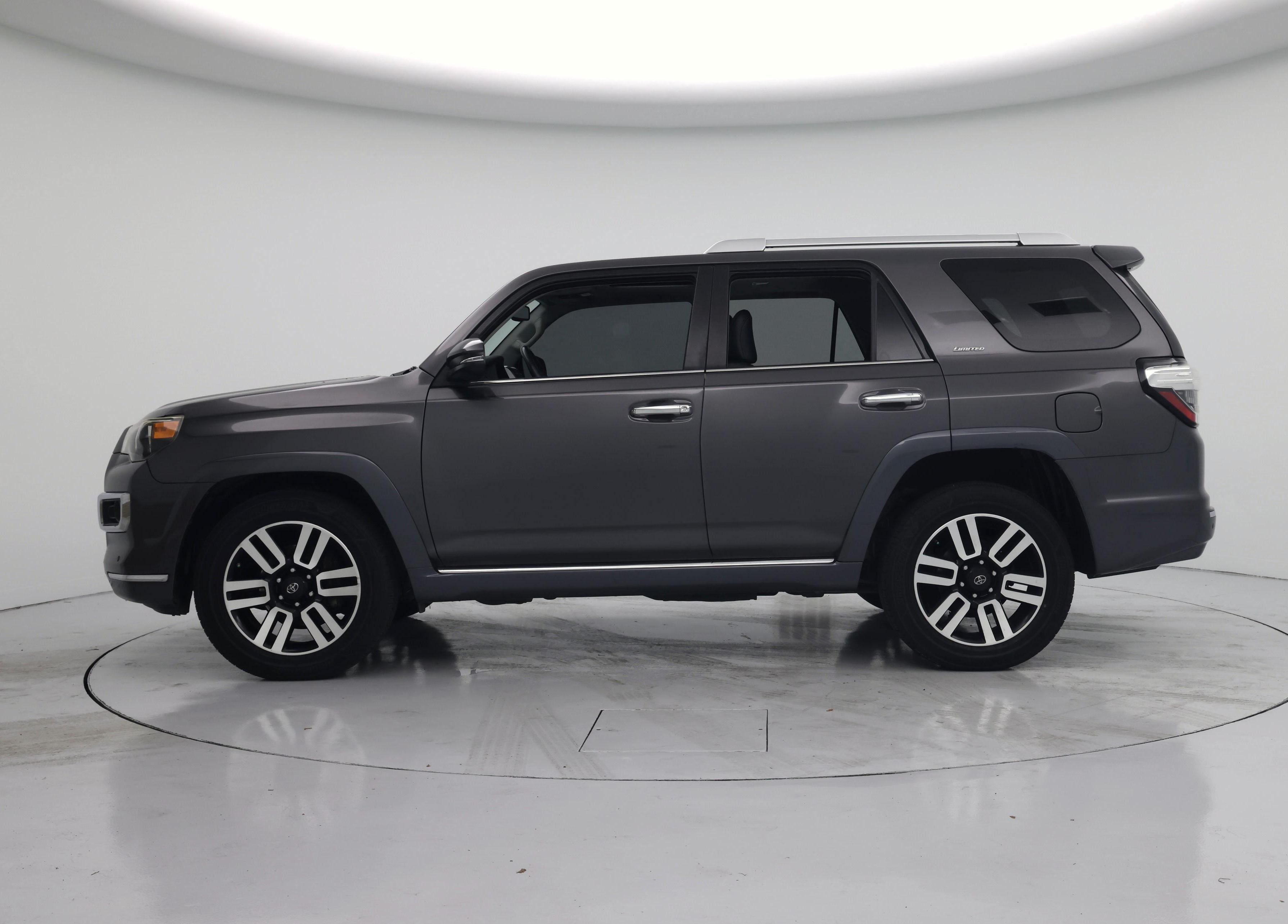 Thumbnail: 2014 Toyota 4Runner - 3