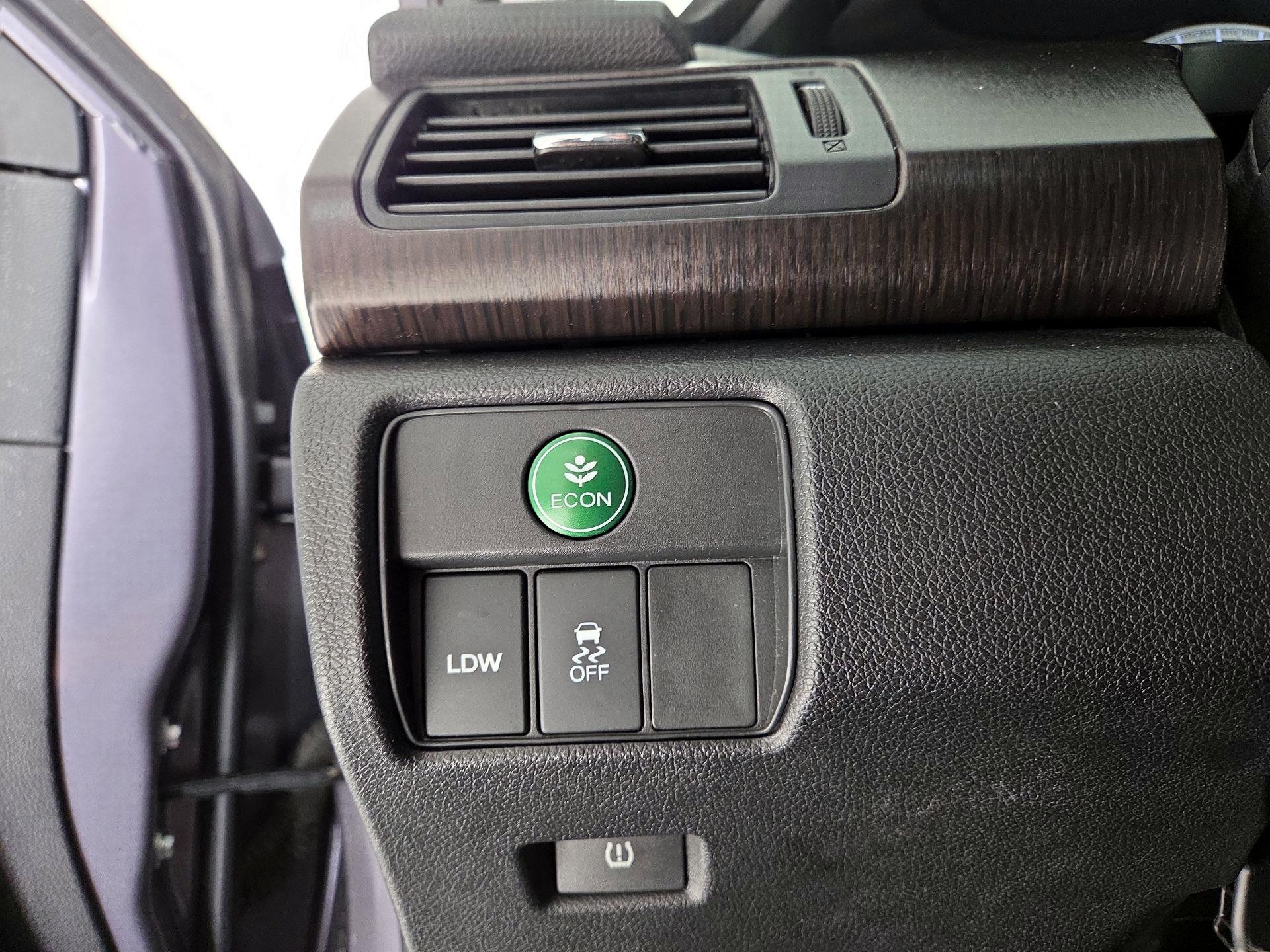 Thumbnail: 2015 Honda Accord - 13