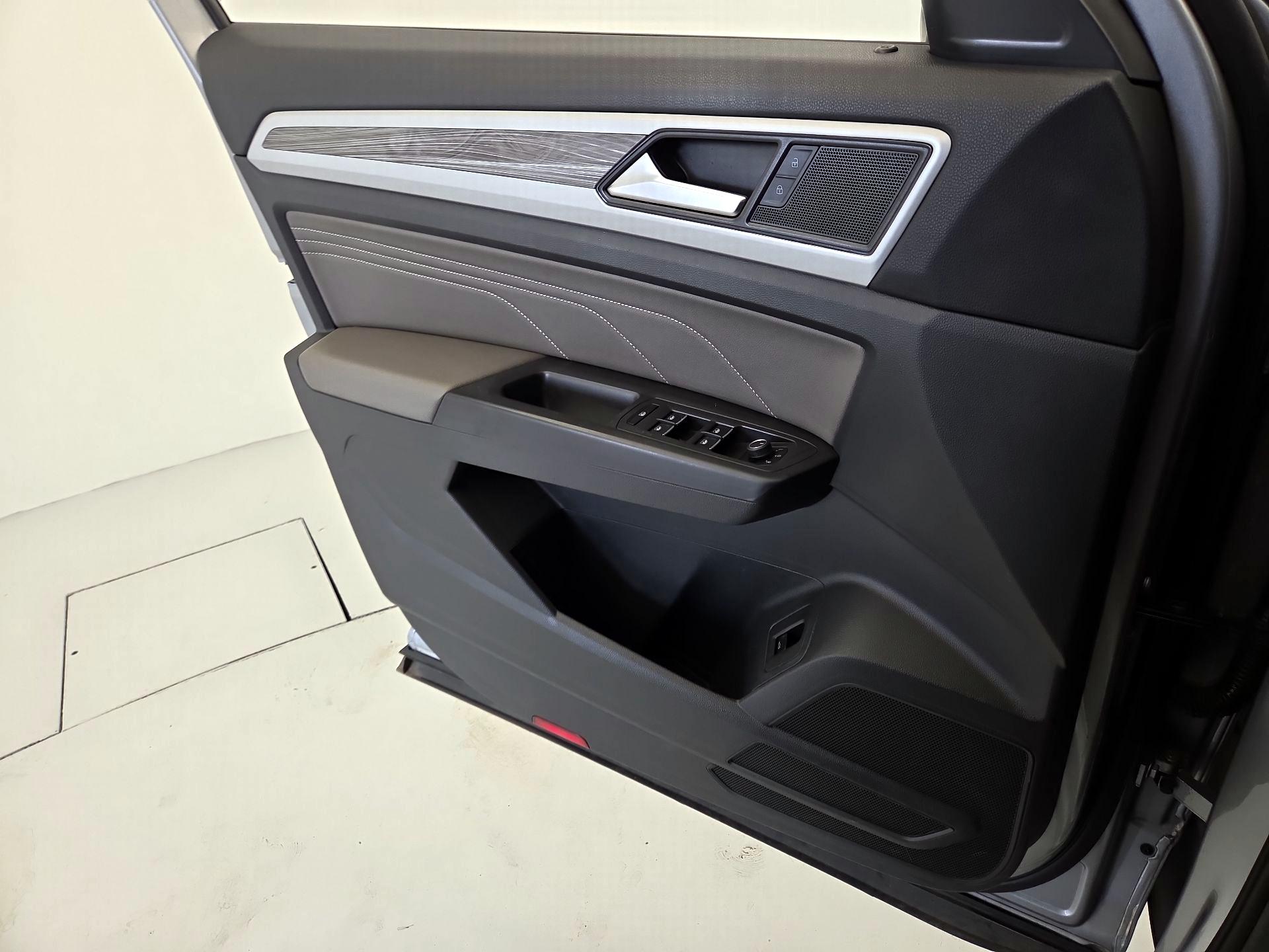 Thumbnail: 2023 Volkswagen Atlas - 12