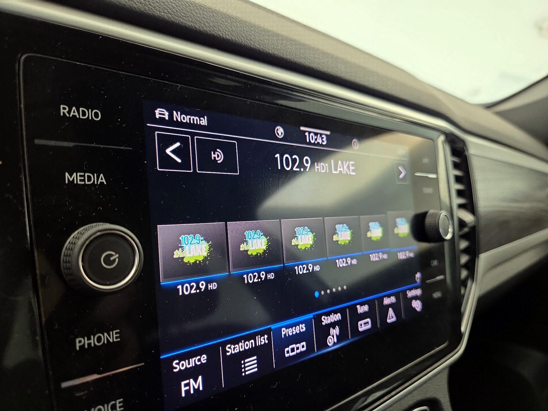 Thumbnail: 2023 Volkswagen Atlas - 15