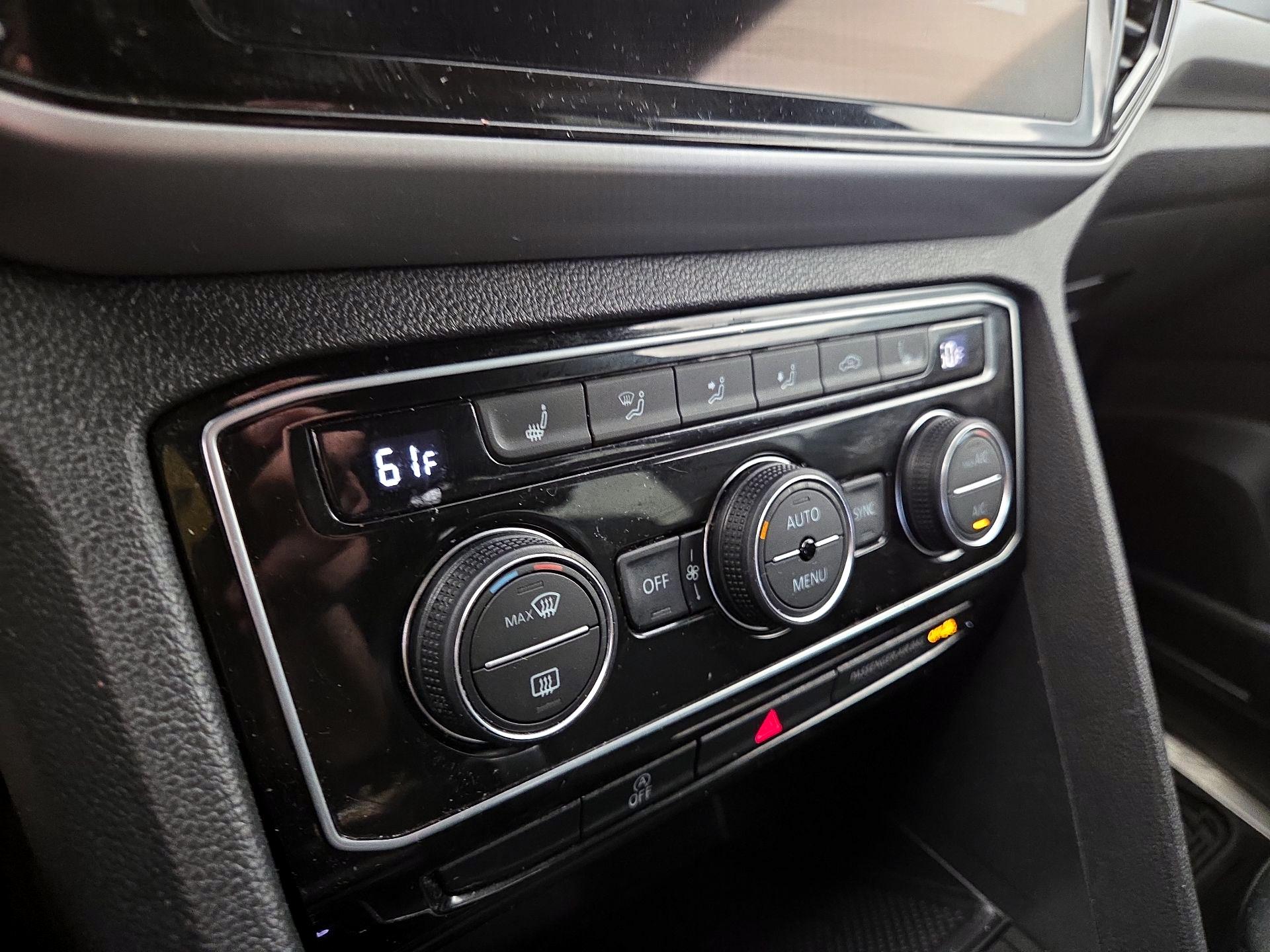 Thumbnail: 2023 Volkswagen Atlas - 16