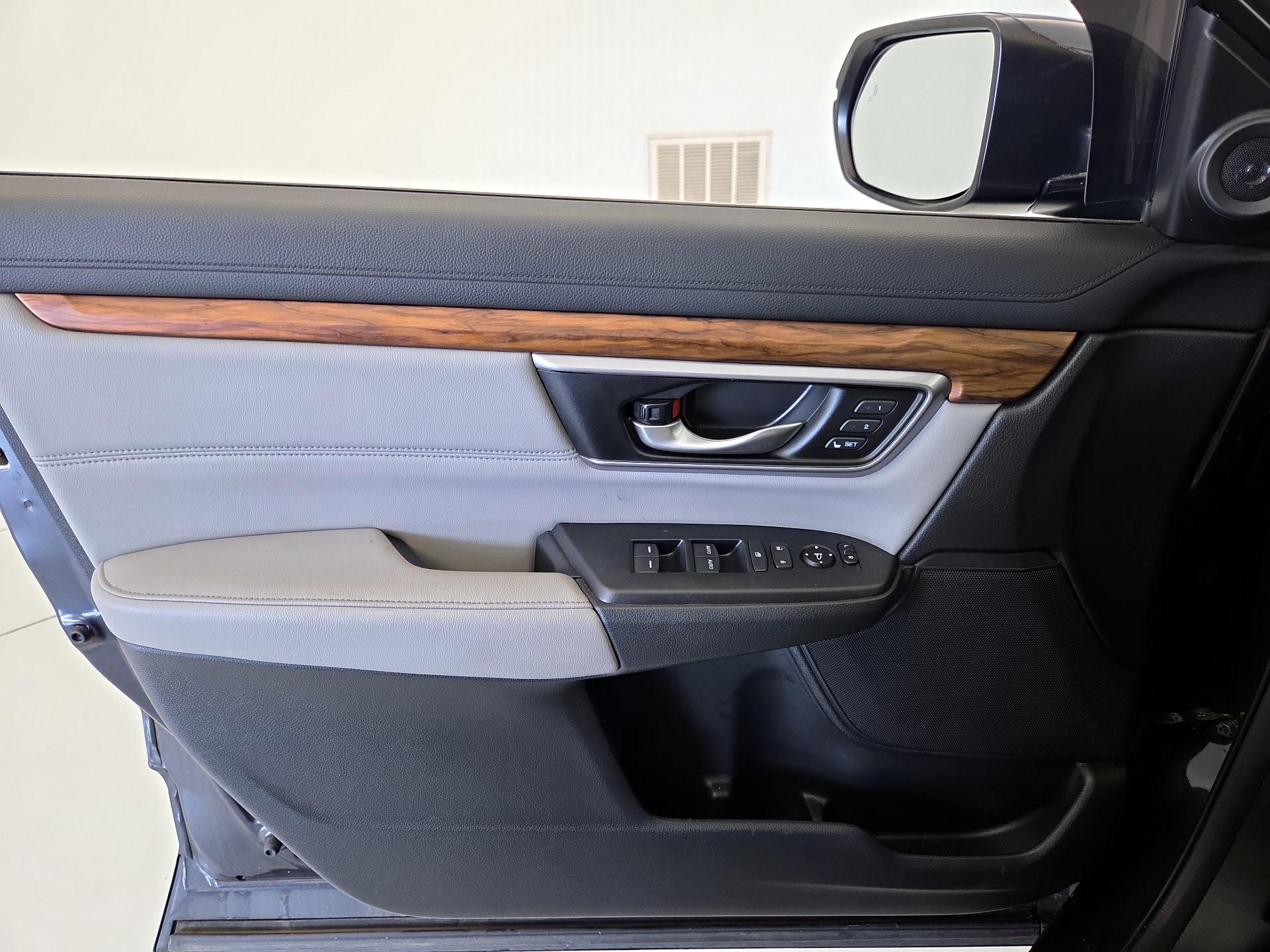 Thumbnail: 2017 Honda CR-V - 12