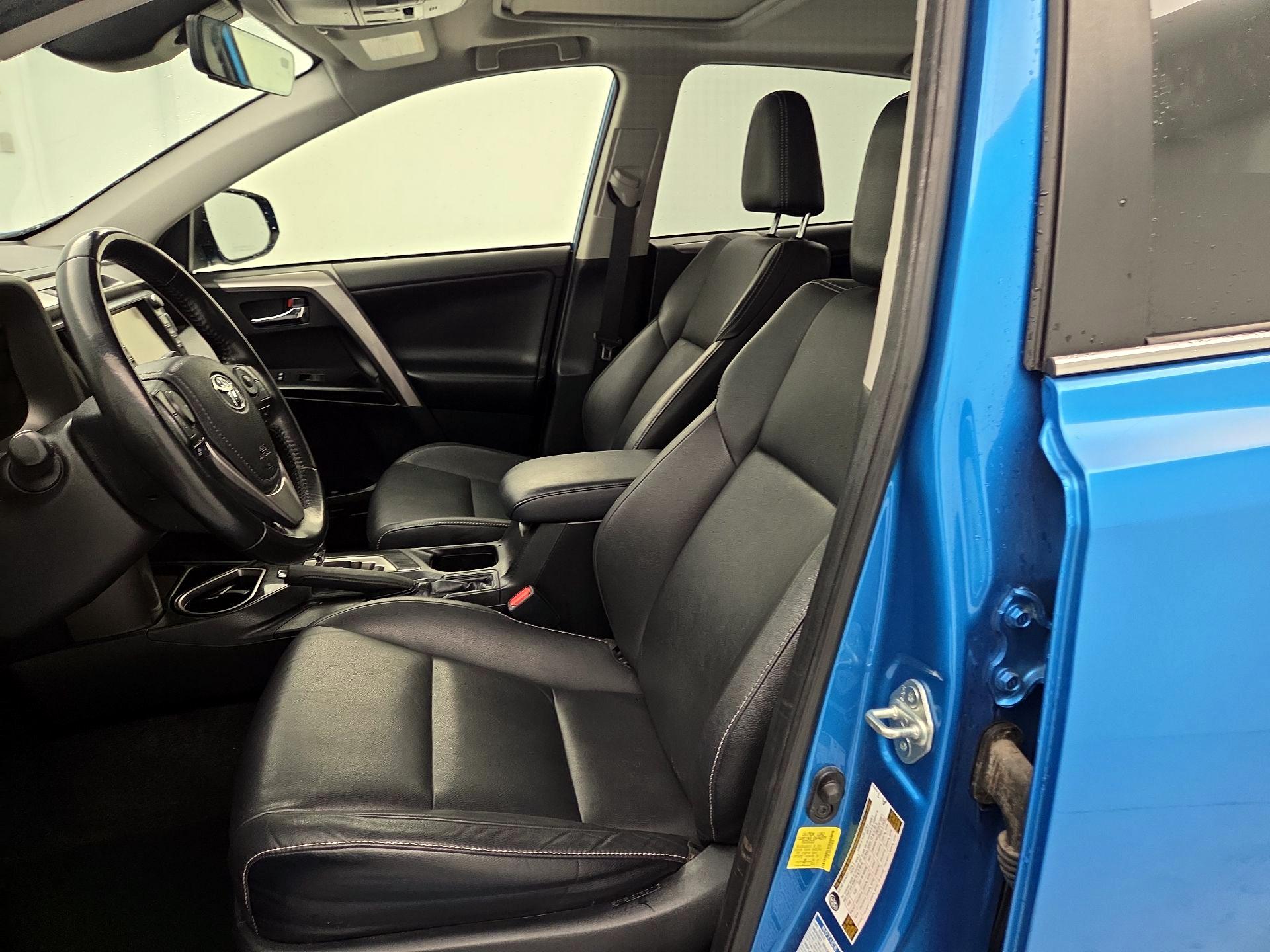 Thumbnail: 2018 Toyota RAV4 - 11