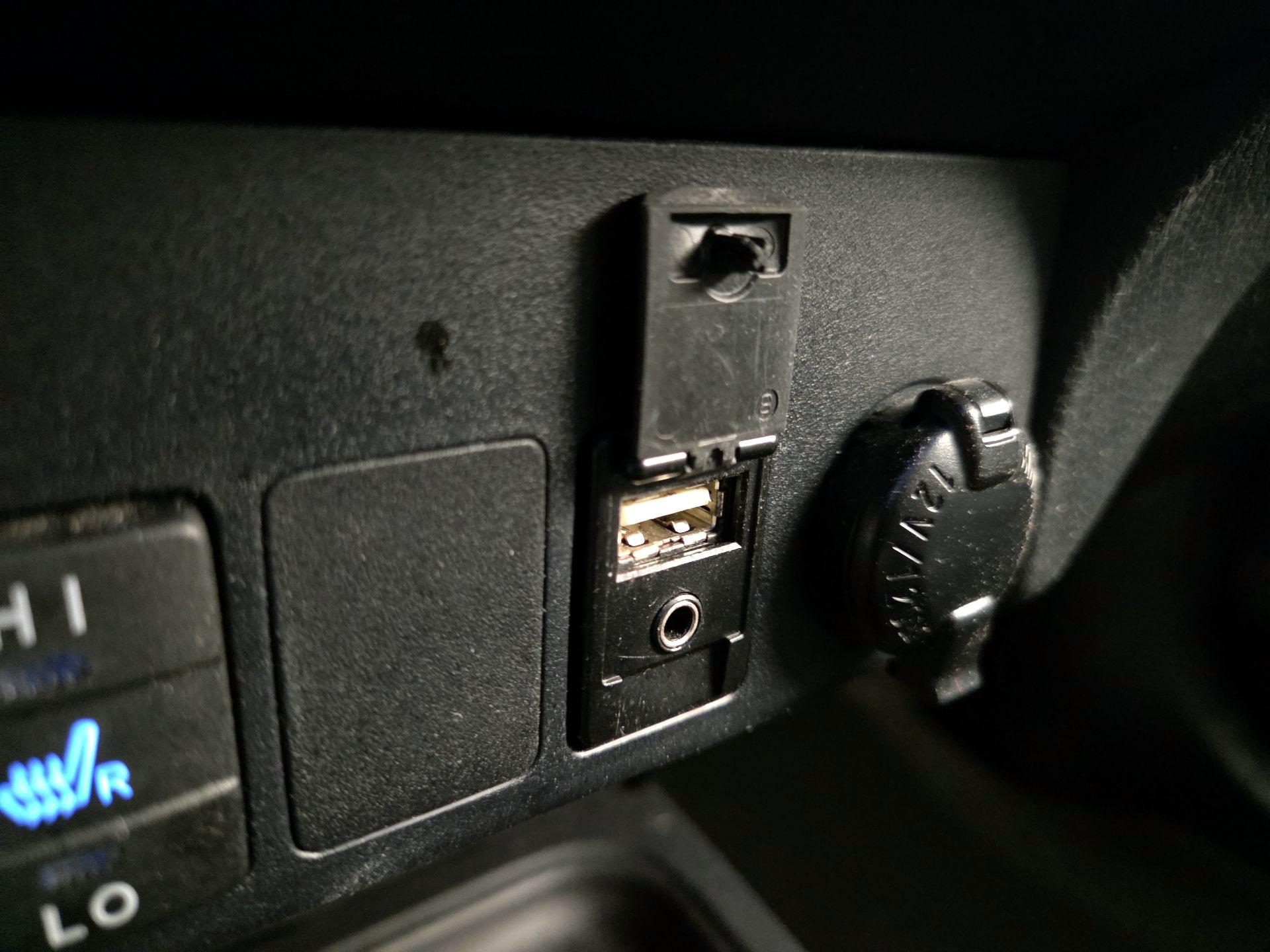 Thumbnail: 2018 Toyota RAV4 - 18