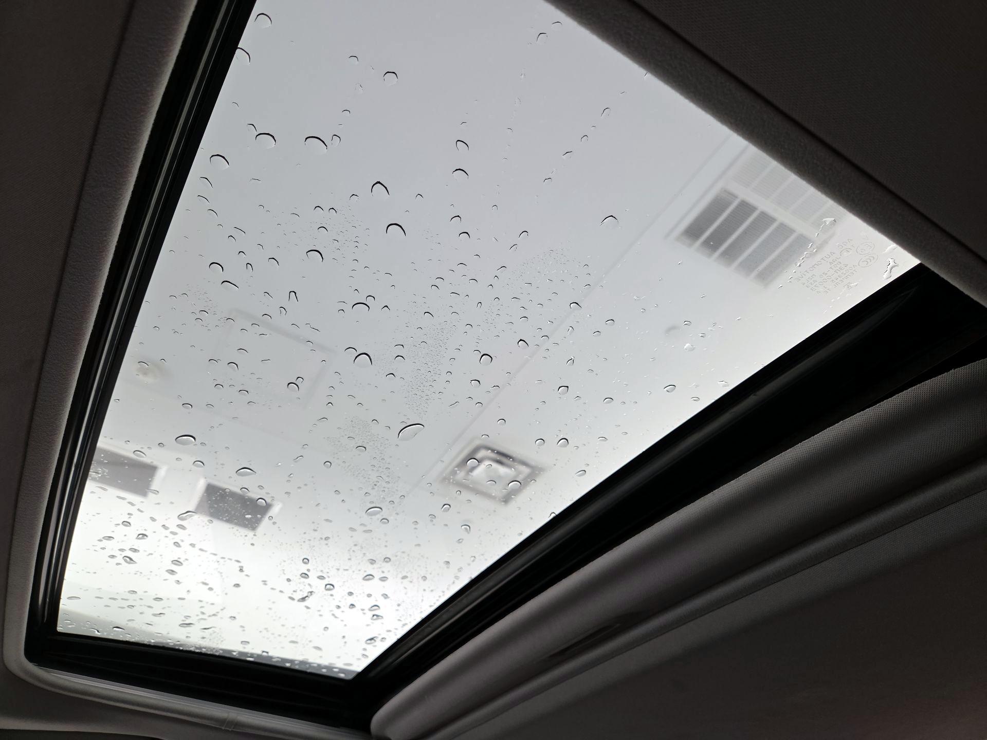 Thumbnail: 2018 Toyota RAV4 - 19