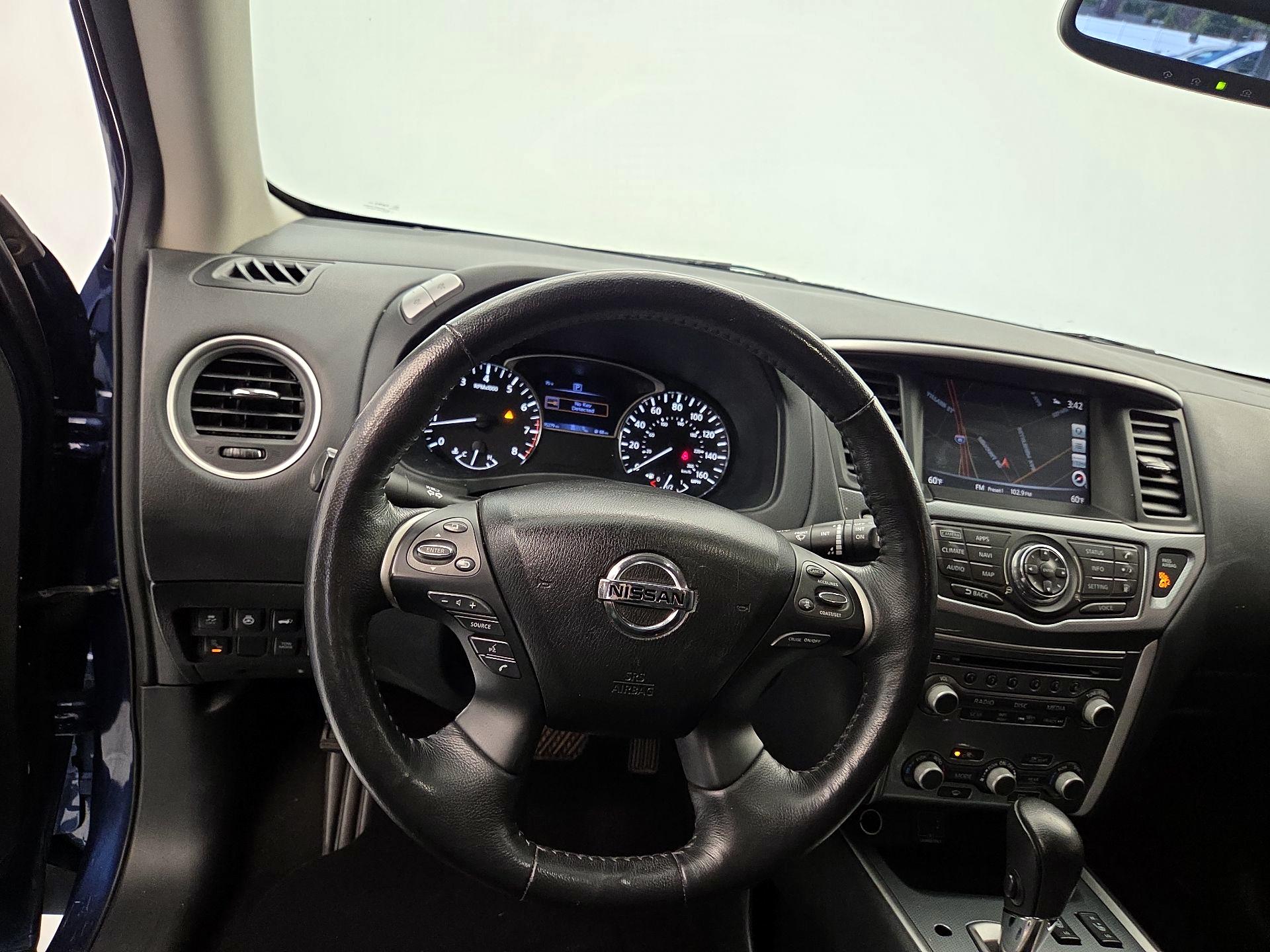 Thumbnail: 2020 Nissan Pathfinder - 10