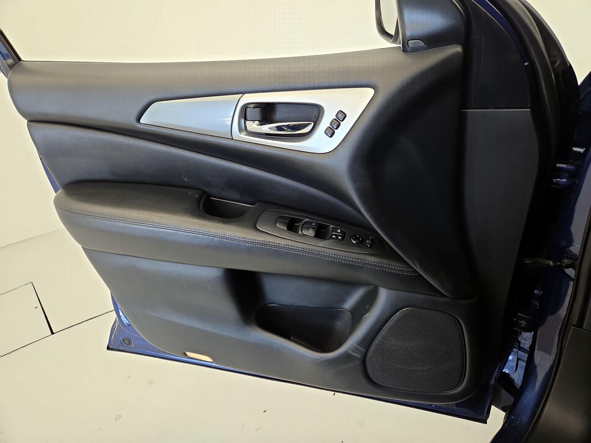 Thumbnail: 2020 Nissan Pathfinder - 12