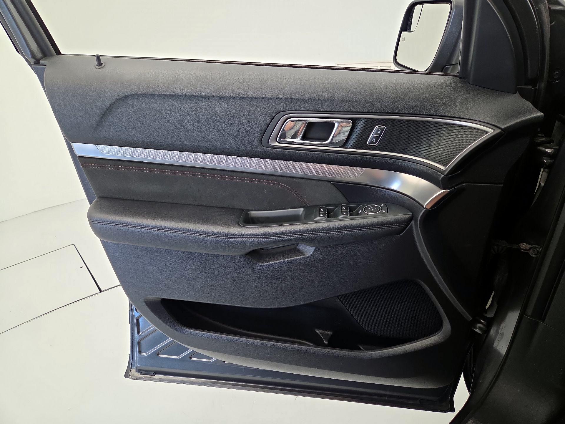 Thumbnail: 2018 Ford Explorer - 12