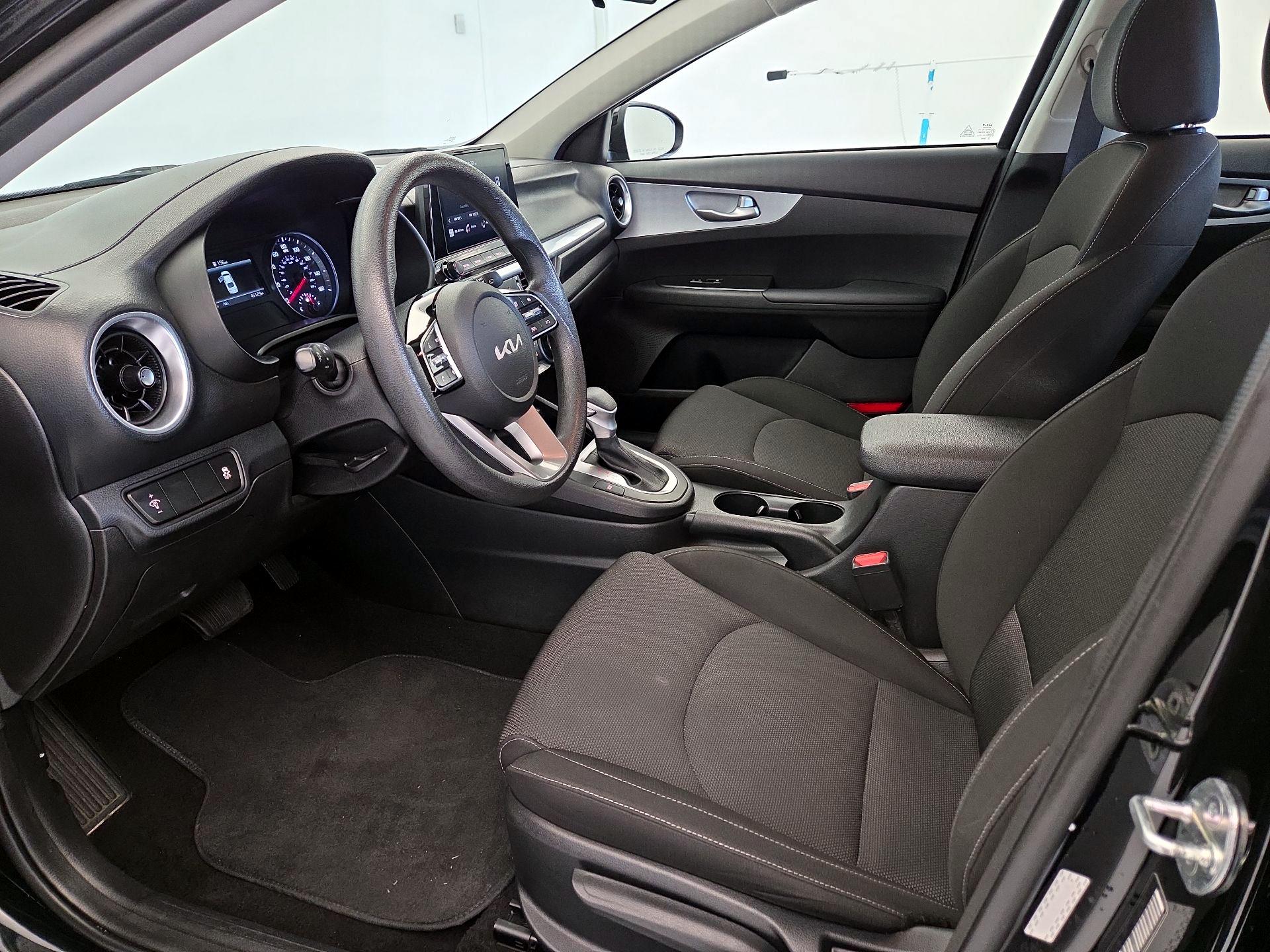 Thumbnail: 2023 Kia Forte - 11