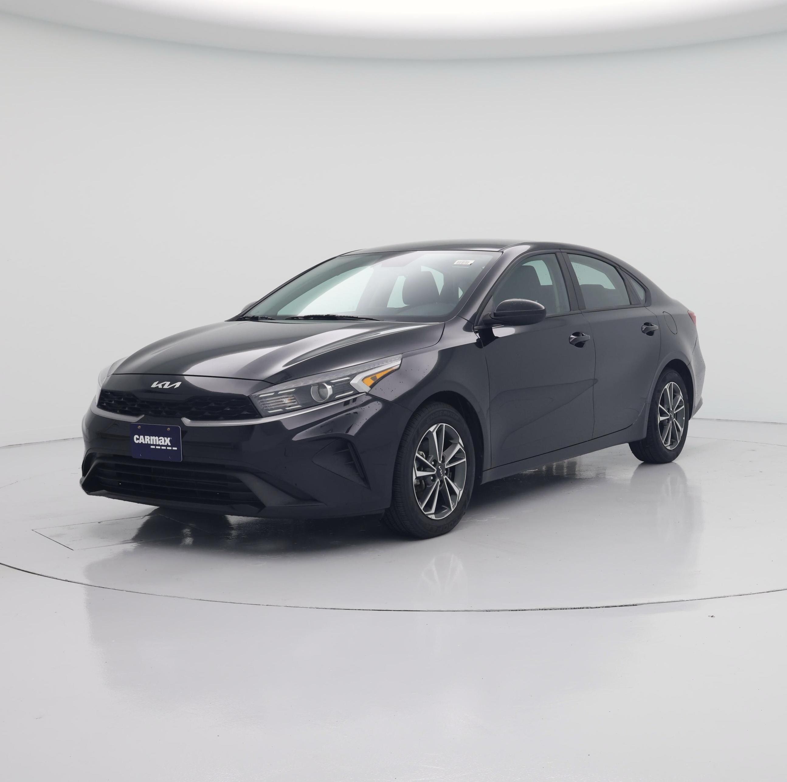 Thumbnail: 2023 Kia Forte - 4
