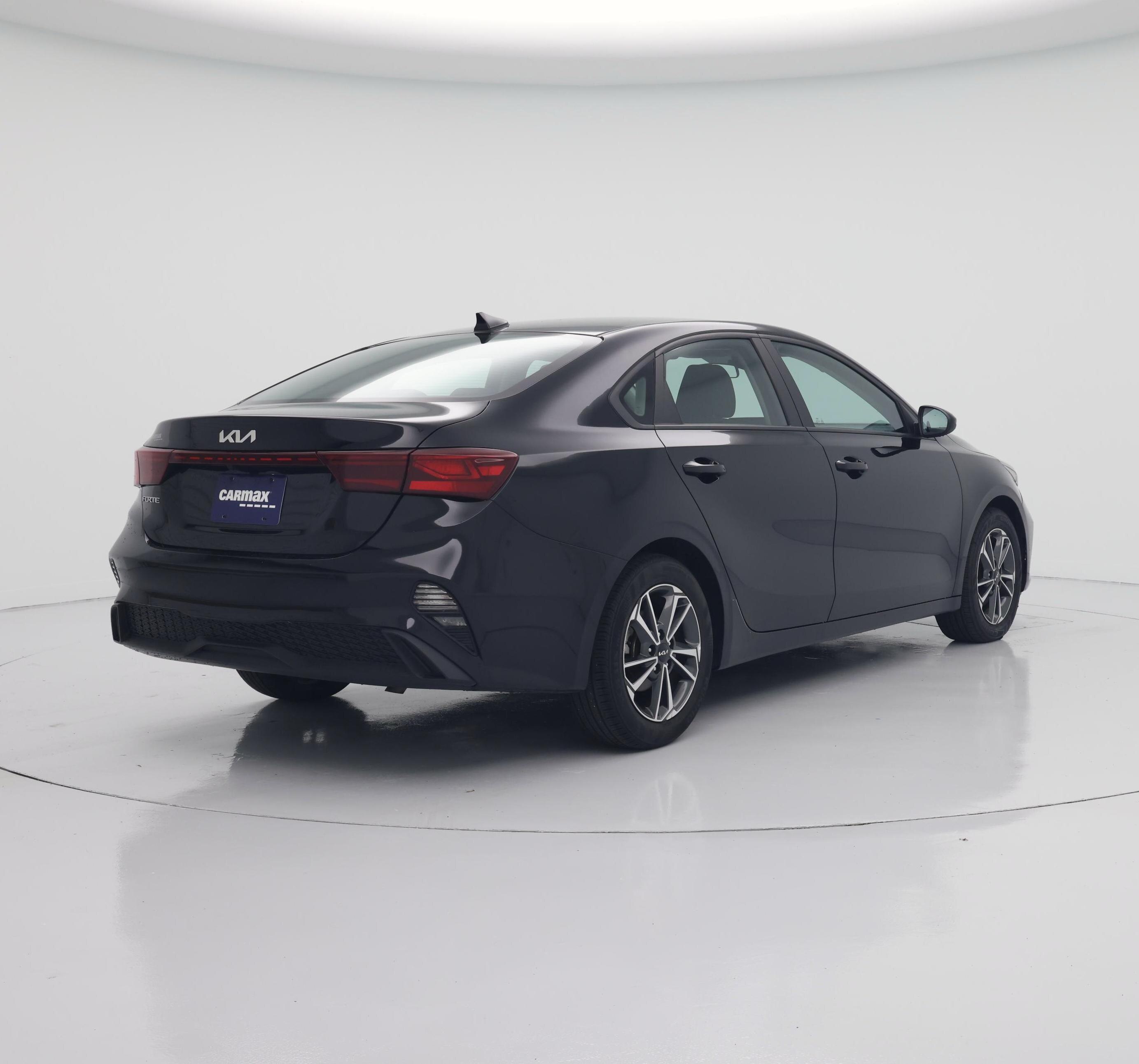 Thumbnail: 2023 Kia Forte - 8