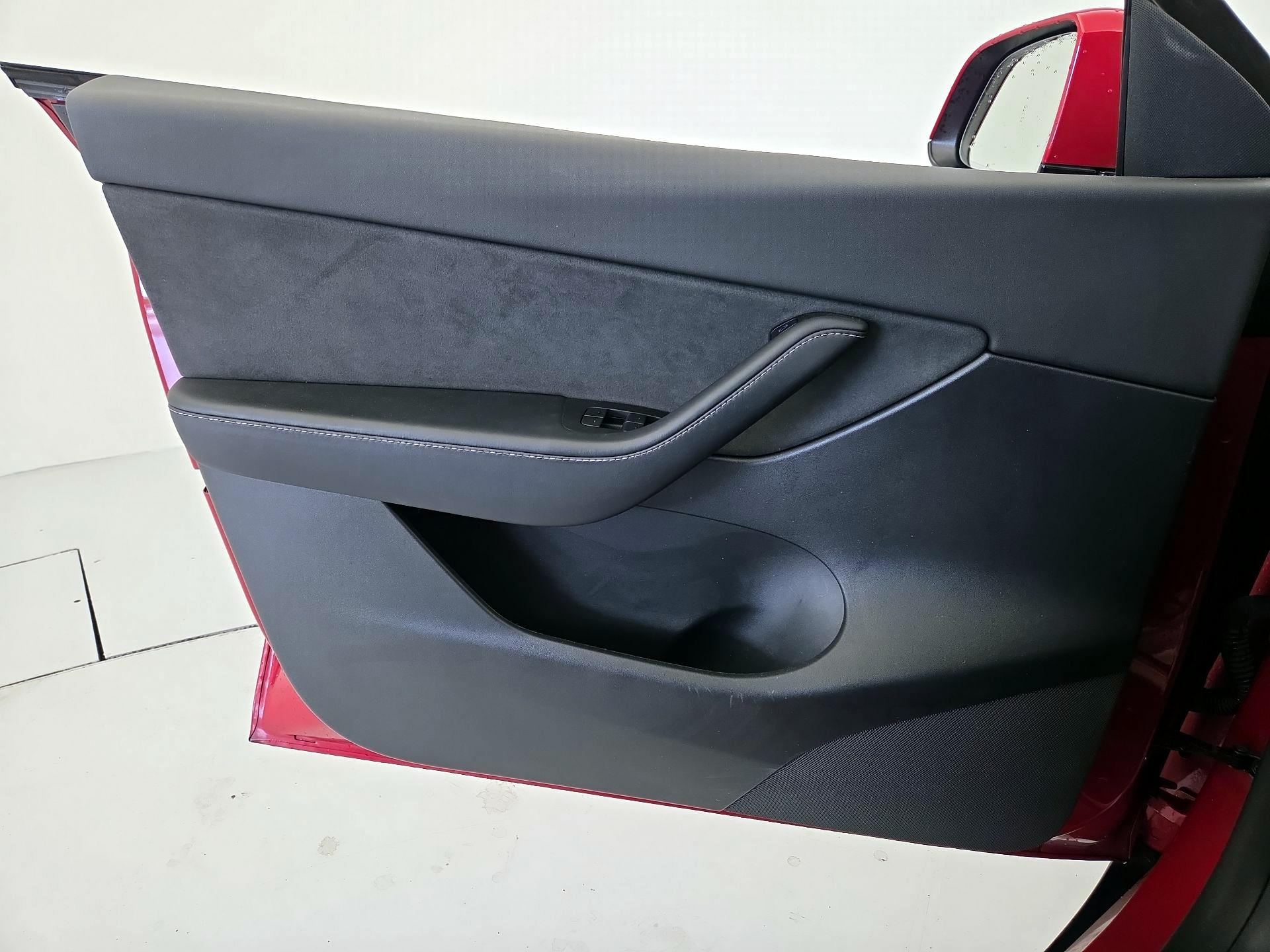 Thumbnail: 2022 Tesla Model Y - 12