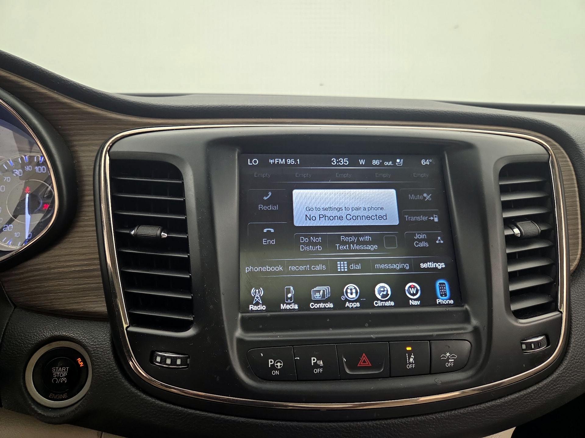 Thumbnail: 2015 Chrysler 200 - 15