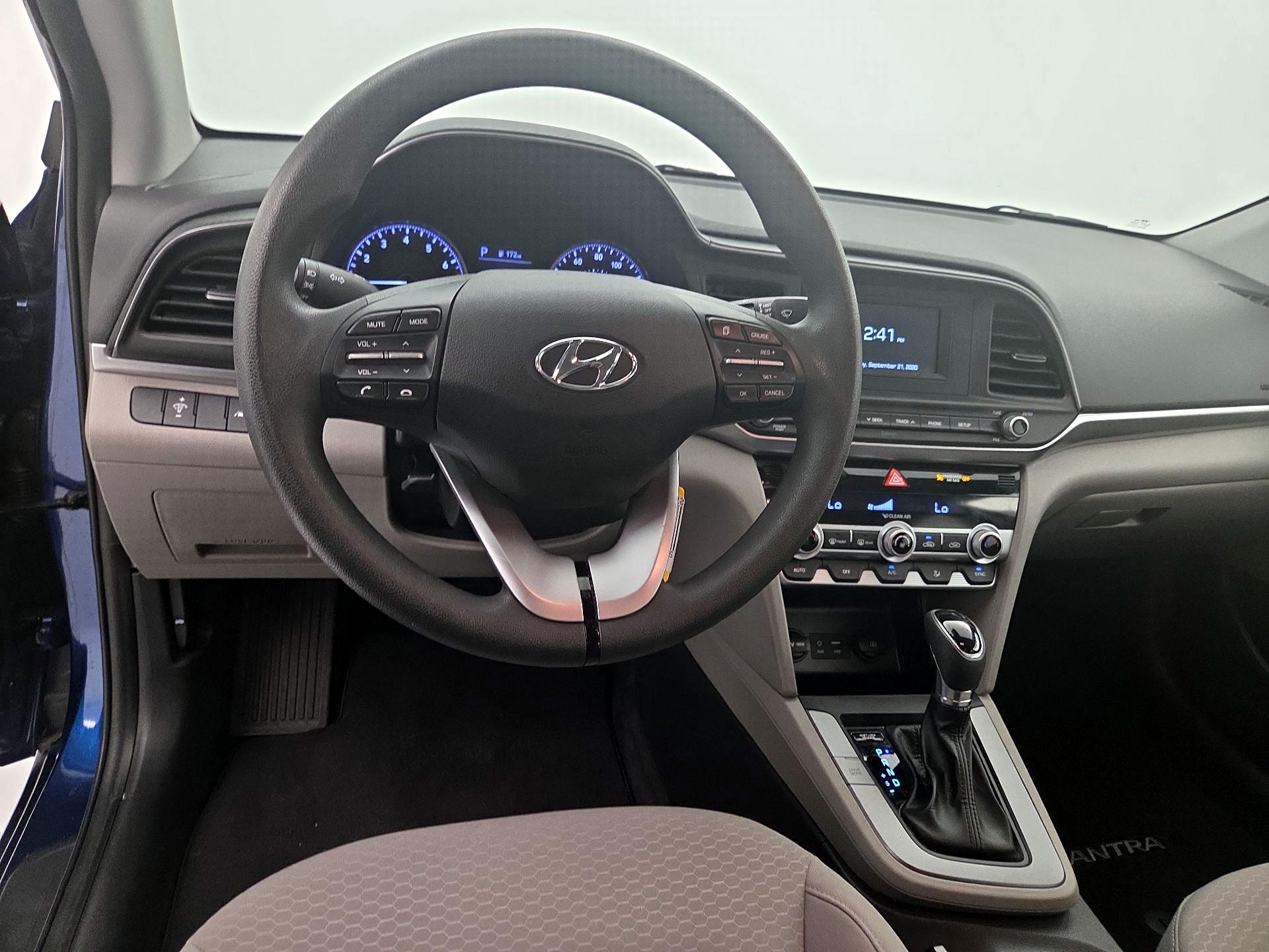 Thumbnail: 2020 Hyundai Elantra - 10