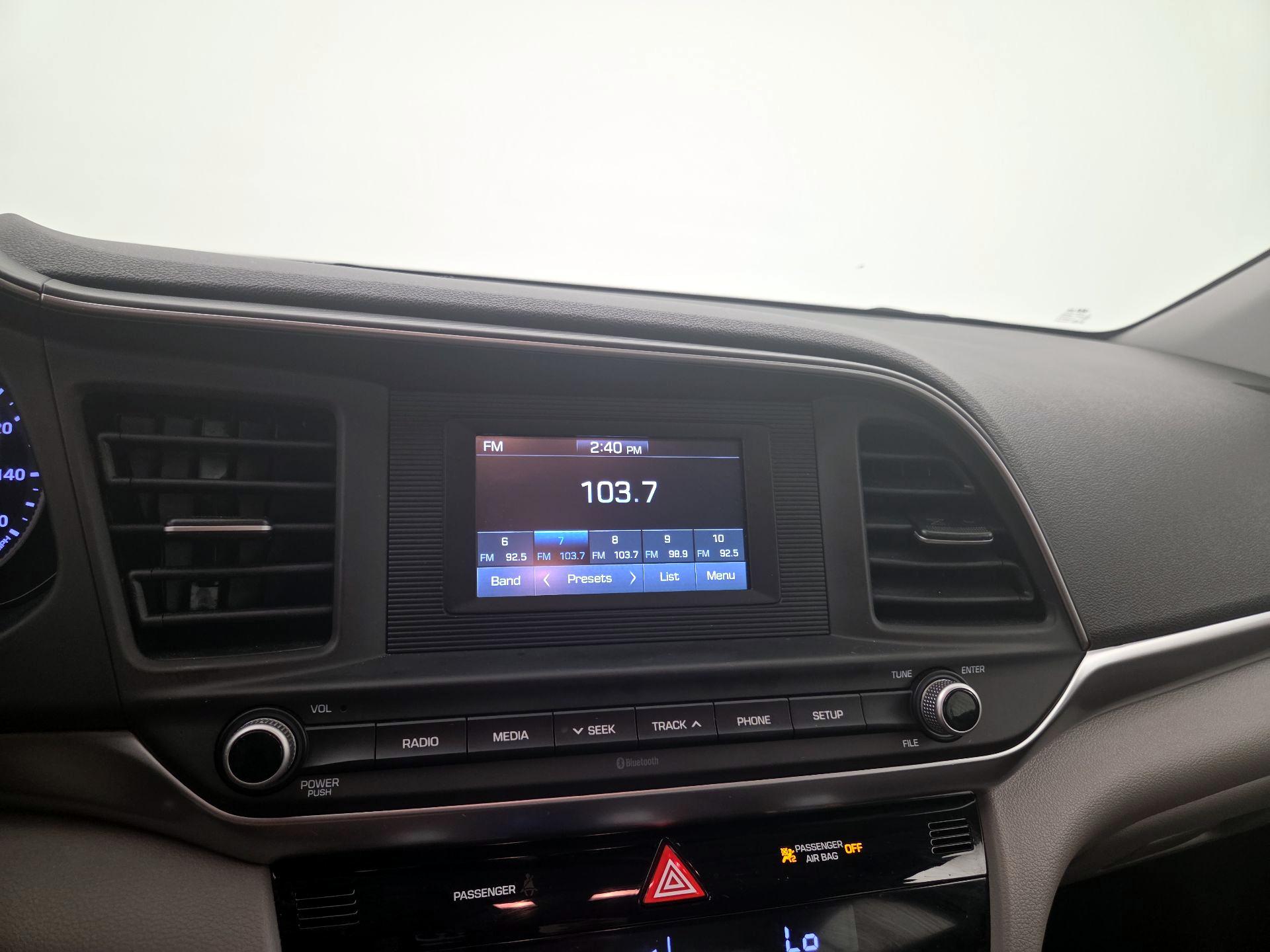 Thumbnail: 2020 Hyundai Elantra - 15